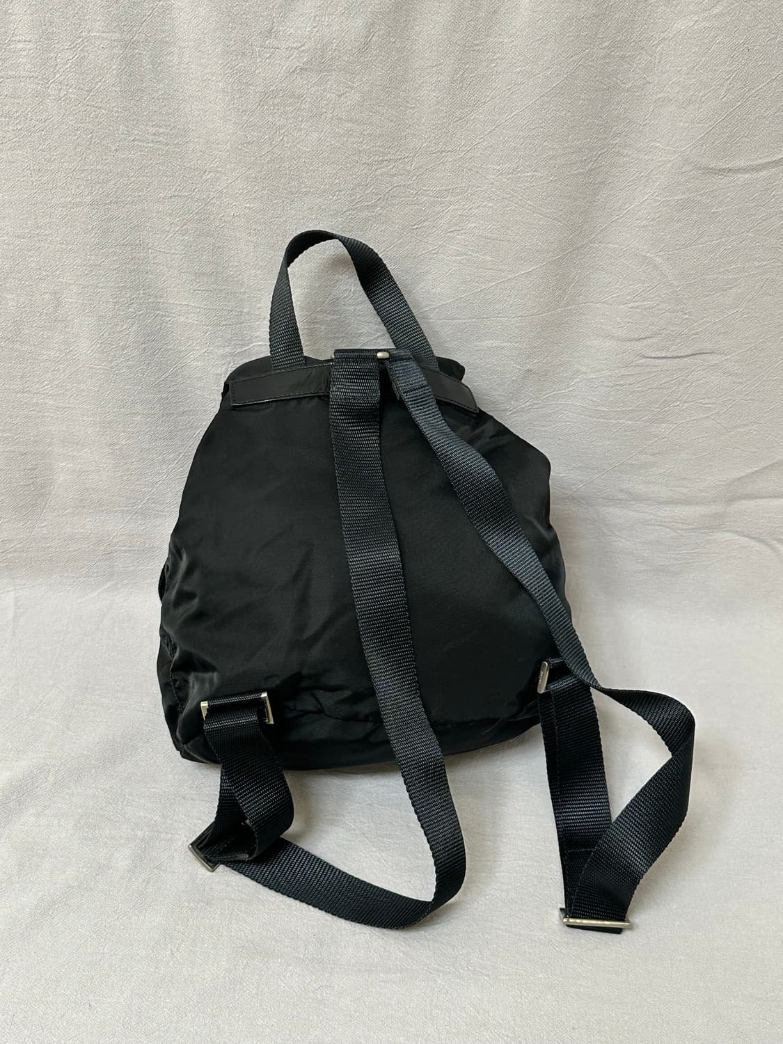 프라다 포코노 나일론 백팩 투포켓 버클 스몰 상품이미지9