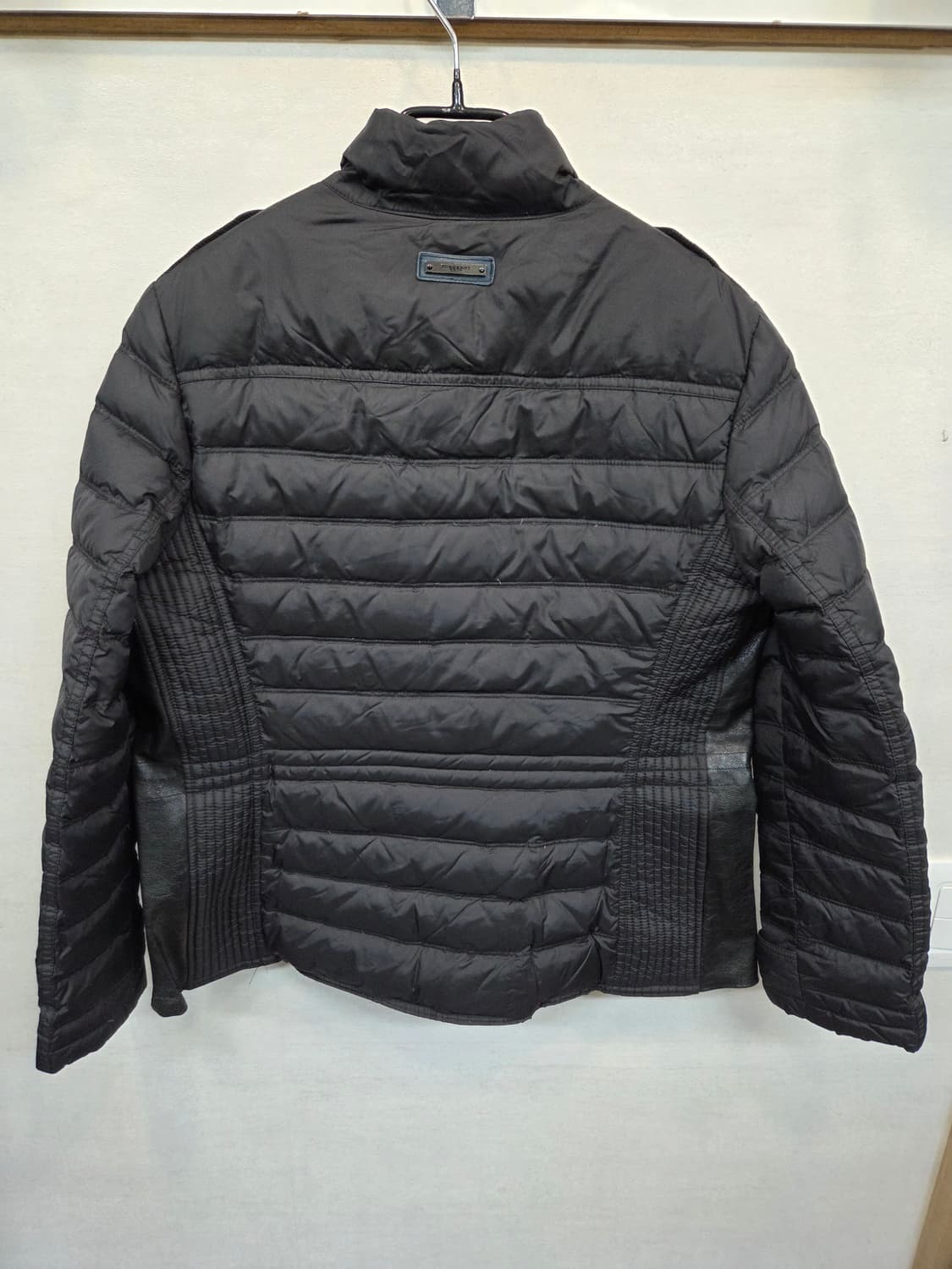 버버리 브릿 여성 레더 경량패딩 자켓 xl 상품이미지2