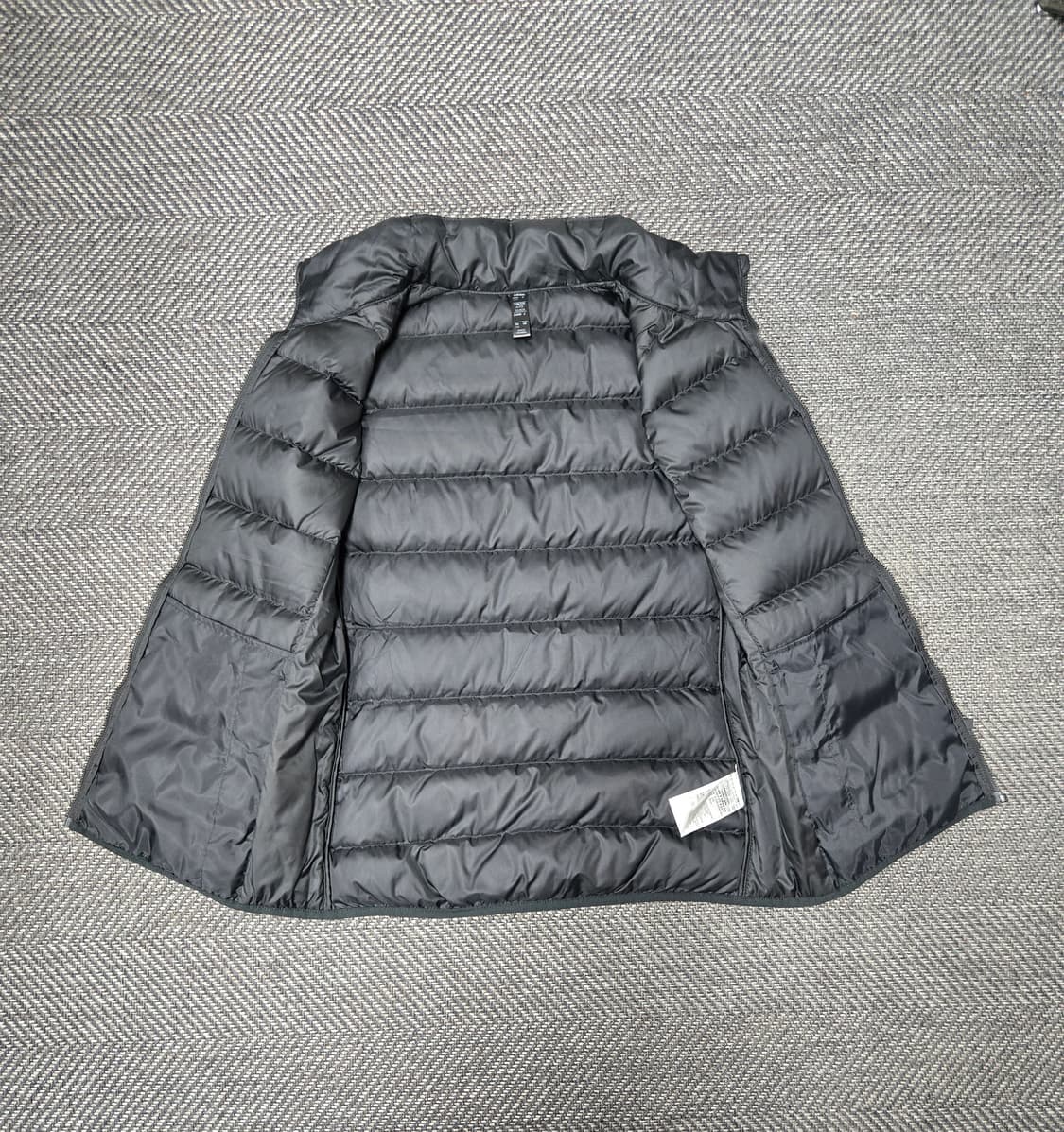 아디다스 에센셜 다운패딩 베스트 GH4586 상품이미지3