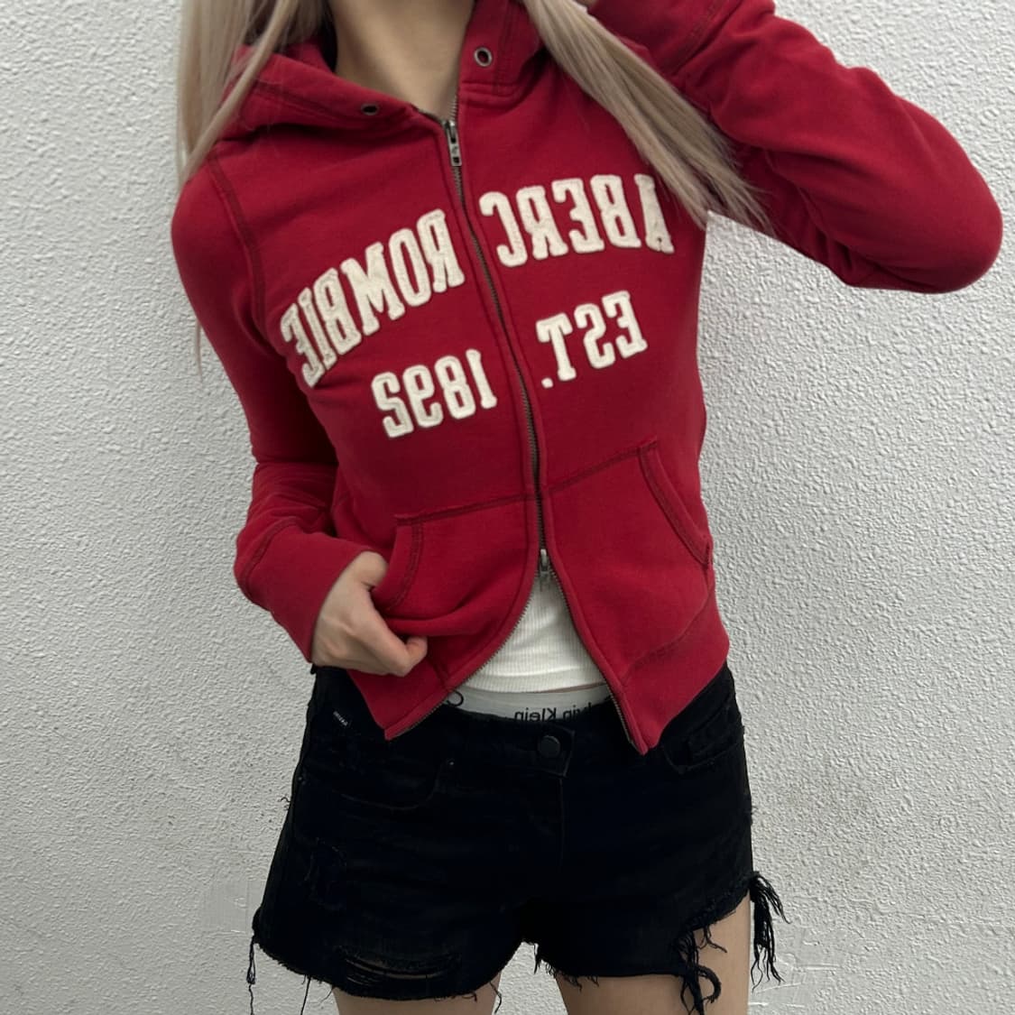 아베크롬비 딱붙핏 패치로고 레드 후드집업 S 상품이미지1