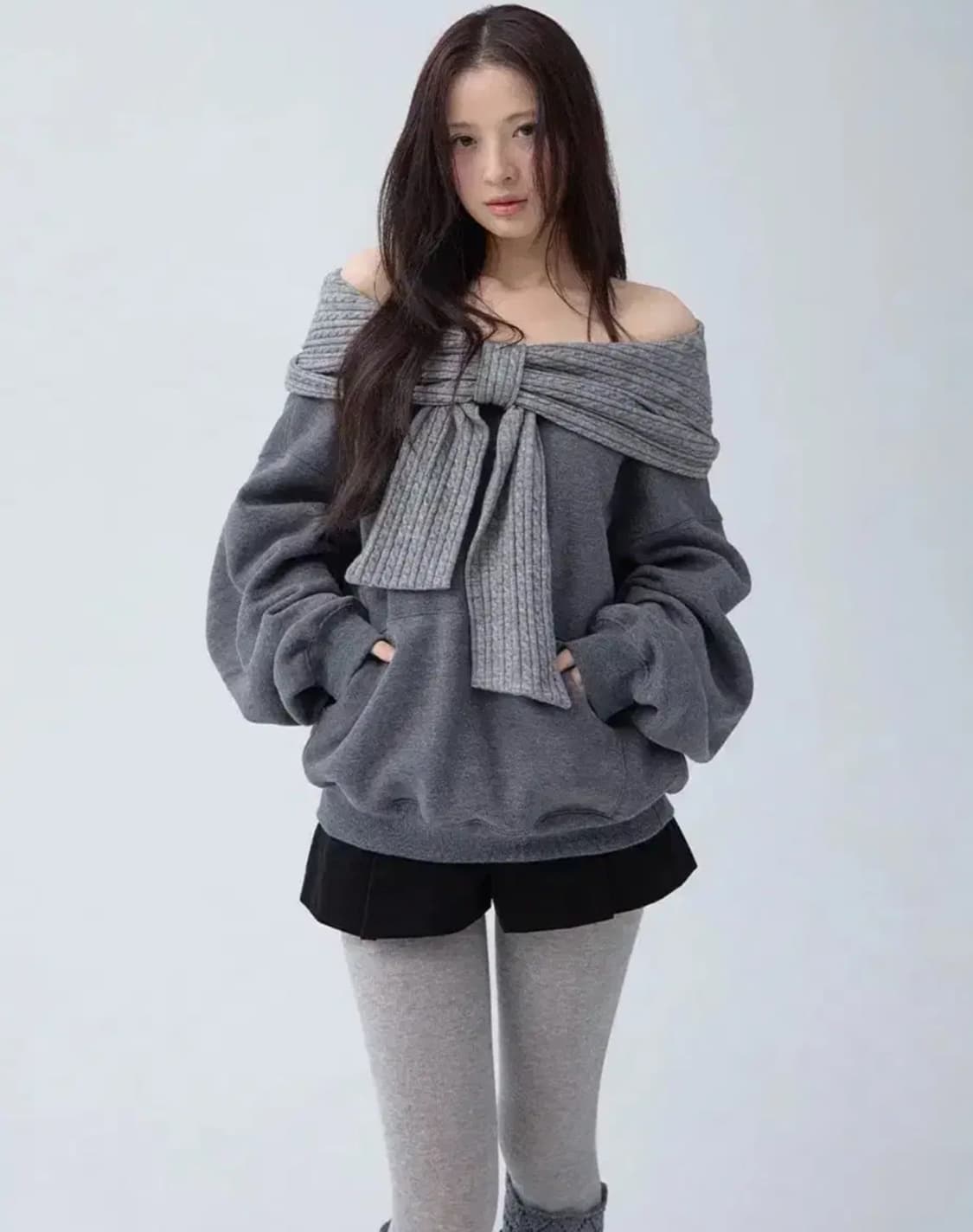 더티스 투웨이 리본 오프숄더 후드티 차콜 (현물) 상품이미지1