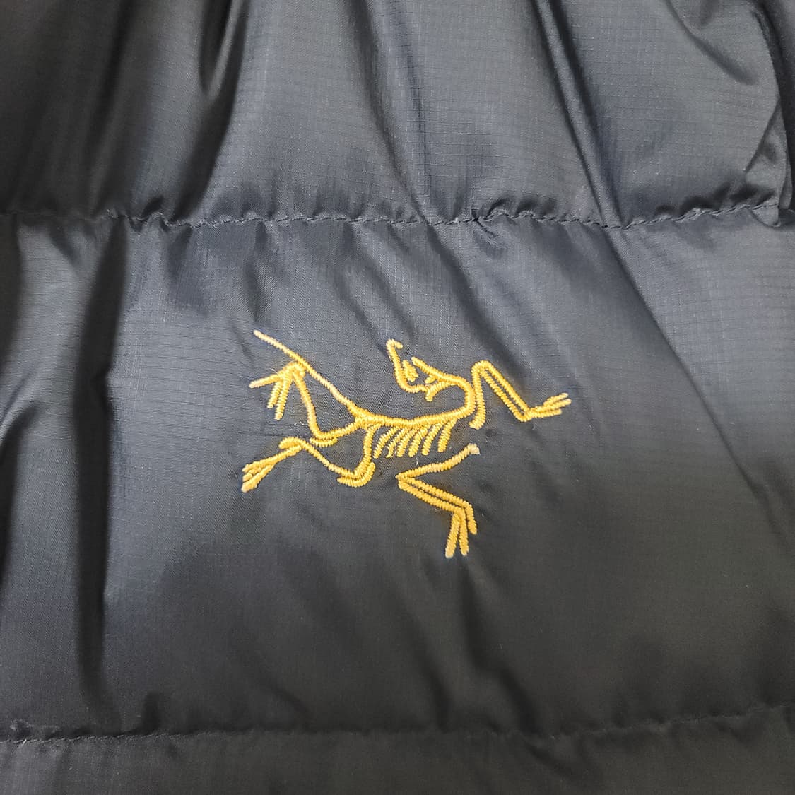 [XL] 아크테릭스 토륨AR 후디 24K골드 패딩 상품이미지3