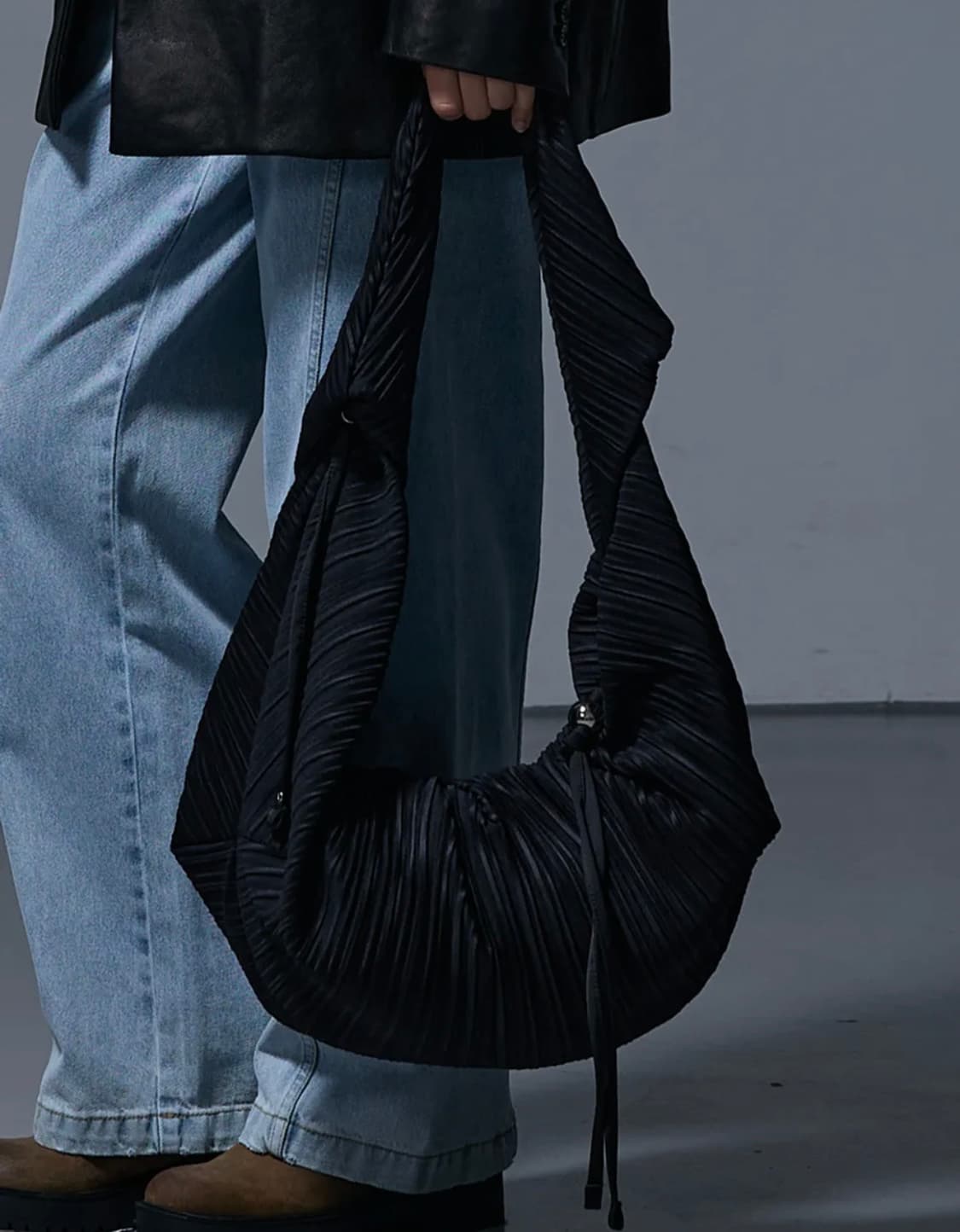 던팩토리 LUVITS BAG LARGE BLACK 러비츠백 블랙 라지 상품이미지2