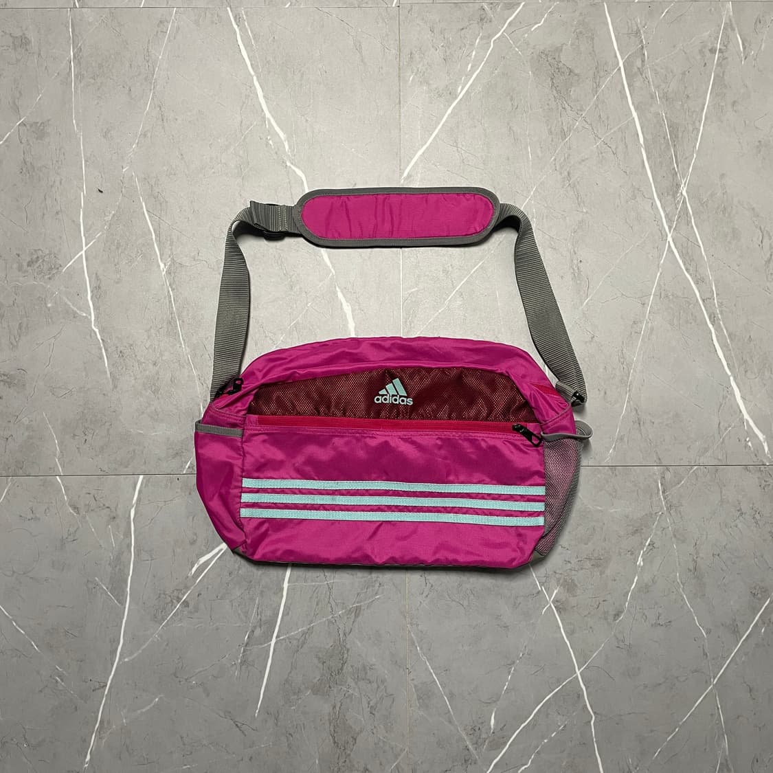 팔로워 특가 아디다스 핑크 3선 미니 슬링백 크로스백 가방 상품이미지1