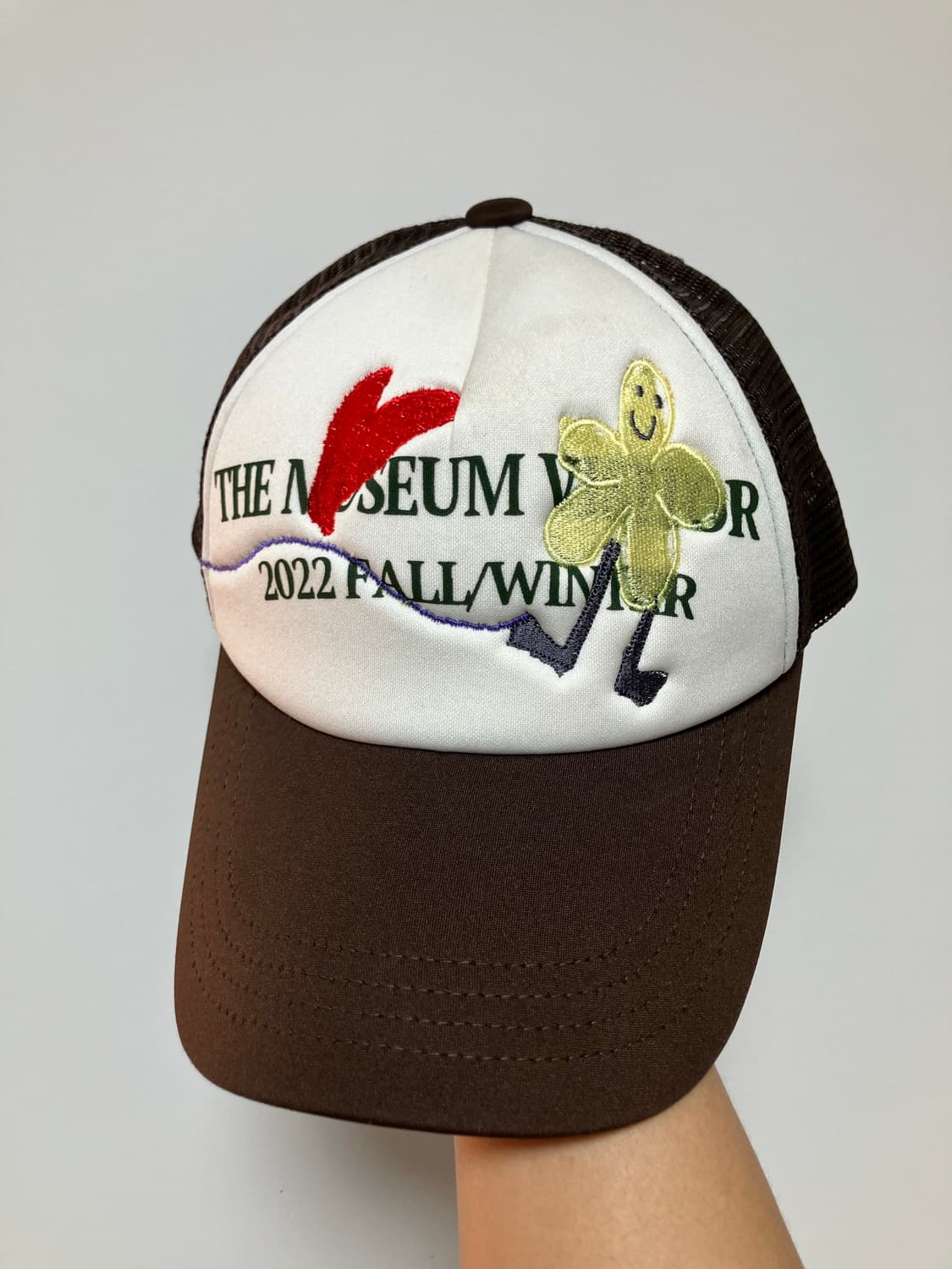 더뮤지엄비지터 트러커캡 브라운 볼캡 모자 상품이미지1