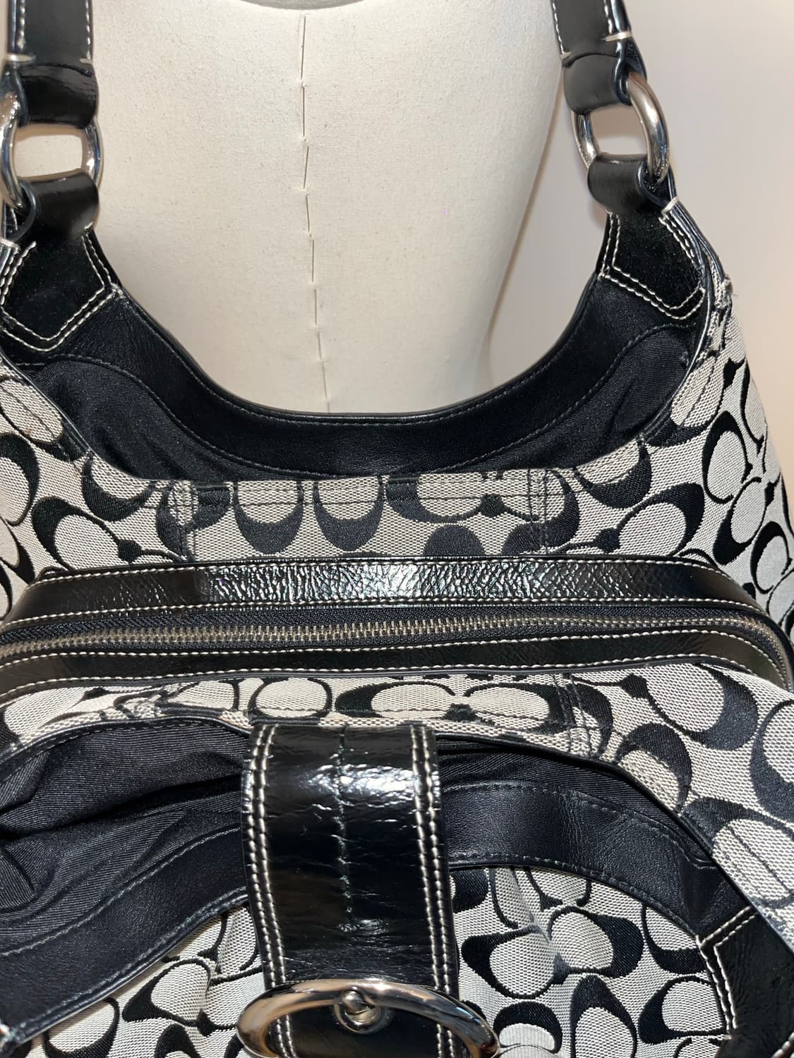 Coach Black & White Shoulder Bag 상품이미지9