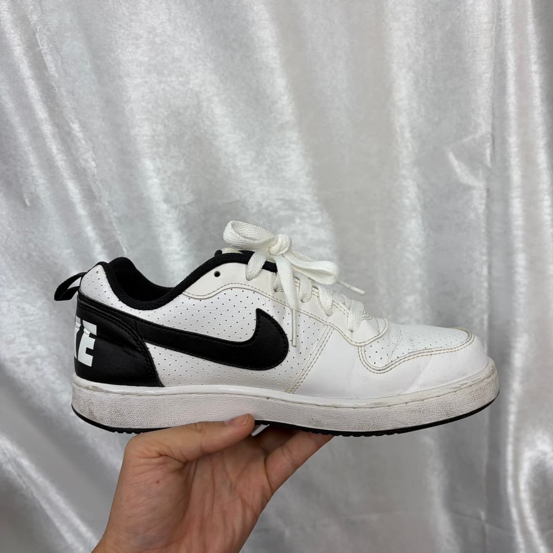 나이키 코트버로우 스니커즈 사이즈245  상품이미지4