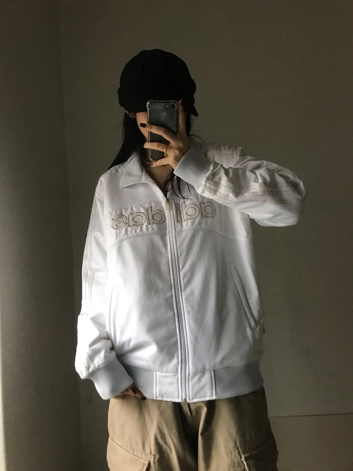 아디다스 화이트 빅로고 패딩 상품이미지3