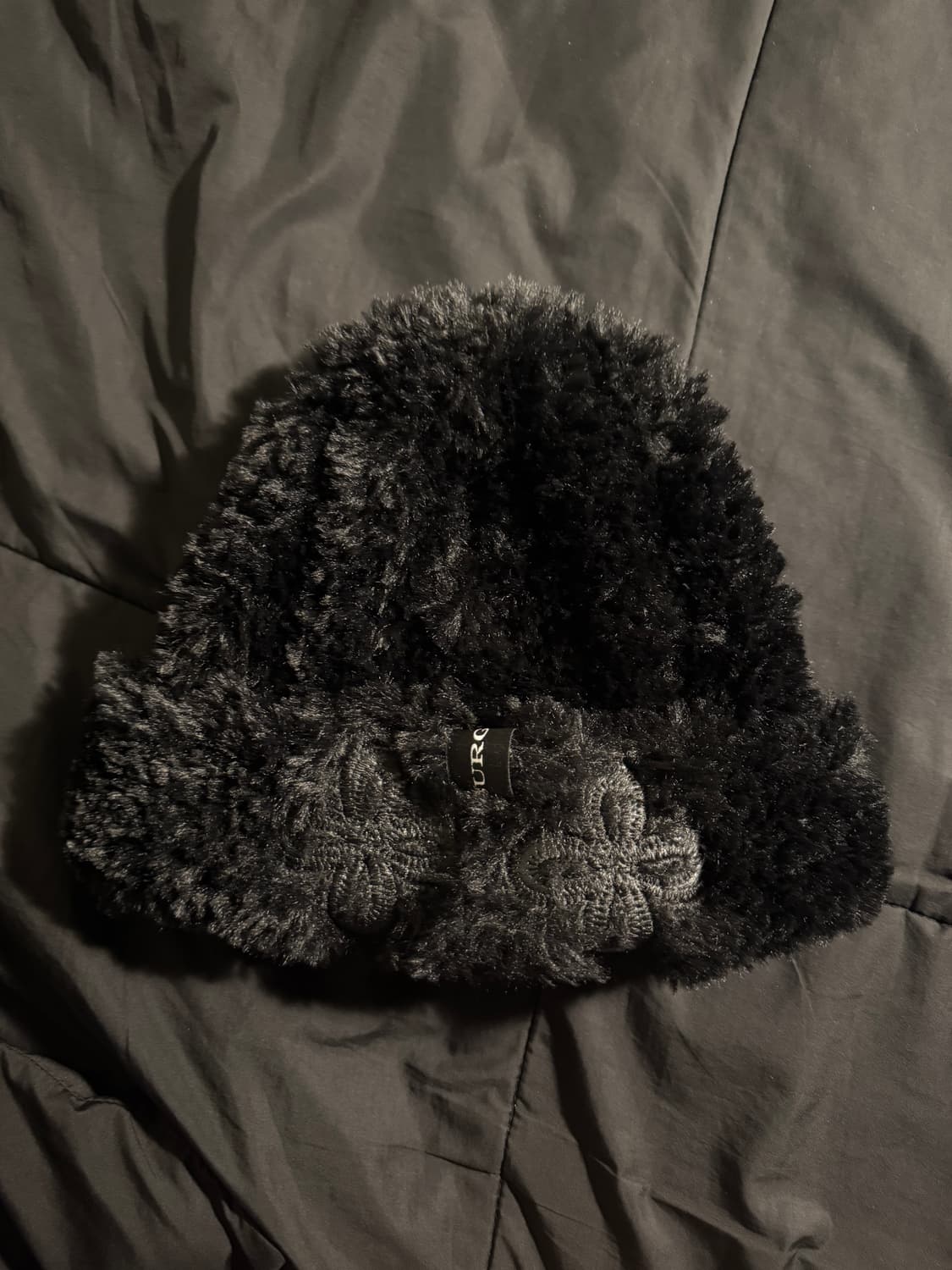 써저리 레더 패치 퍼 비니 블랙 상품이미지2