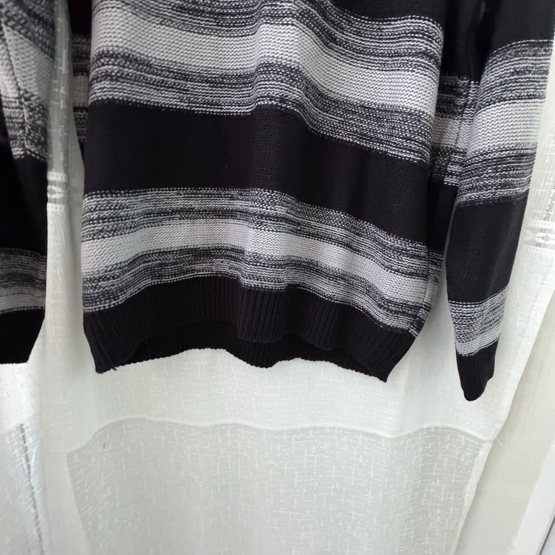 블랙 그레이 줄무늬 니트 예뻐요 상품이미지5