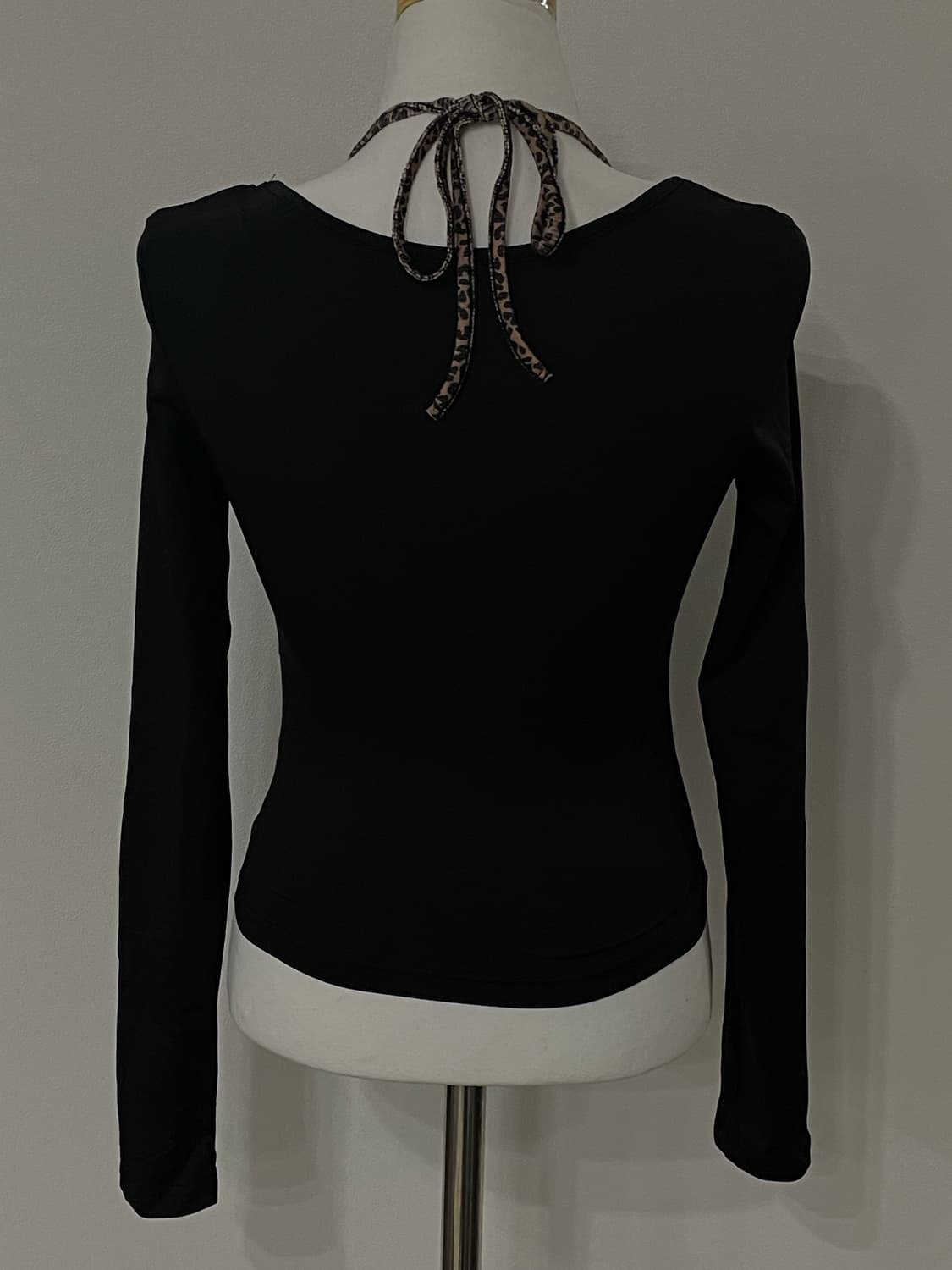 나눔) 블랙 홀터넥 호피 딱붙핏 트임 롱슬리브 오네갸루 라떼갸루 펑크 상품이미지3