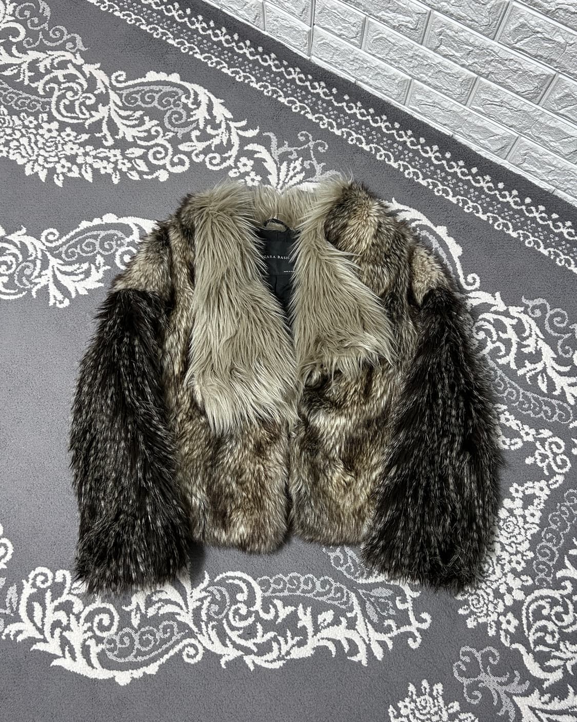 자라 비대칭 믹스 퍼 자켓 상품이미지1