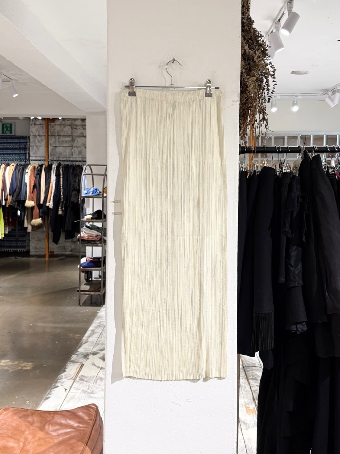 이세이 미야케 페테 아이보리 플리츠 롱 스커트 상품이미지4