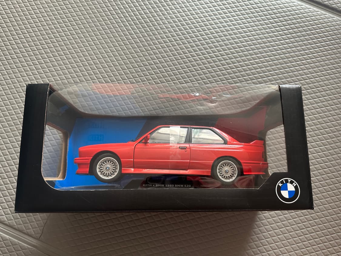 KITH BMW E30 다이캐스트 모델 (1:18) 상품이미지3