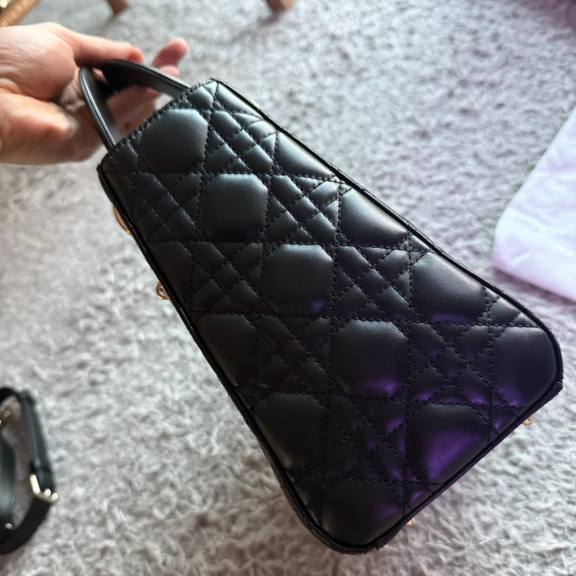 디올 레이디백 미디움 램스킨 까나쥬 상품이미지5