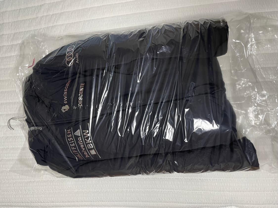 데상트 패딩 상품이미지1