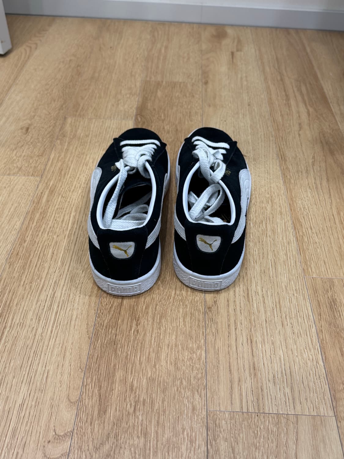 푸마 스웨이드 클래식 블랙 화이트 상품이미지2