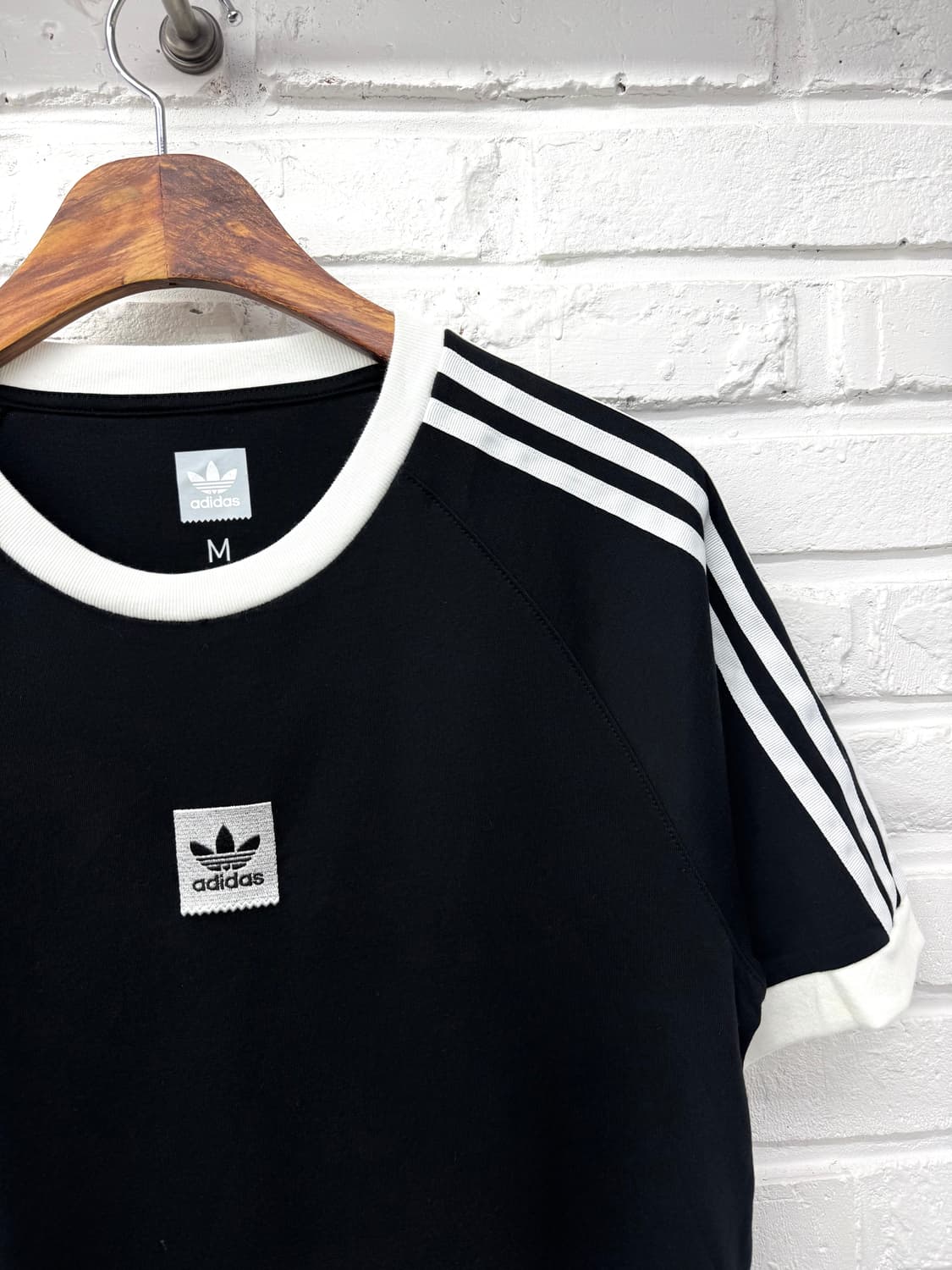 아디다스 블랙 삼선 반팔티 상품이미지4