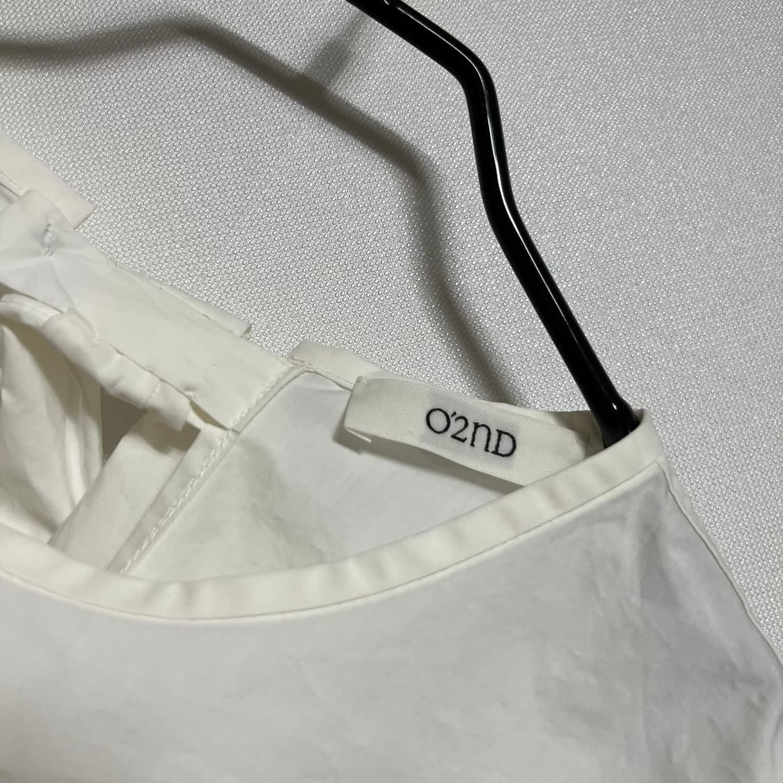 한섬 오즈세컨 화이트 퍼프 반팔 블라우스 76 상품이미지2