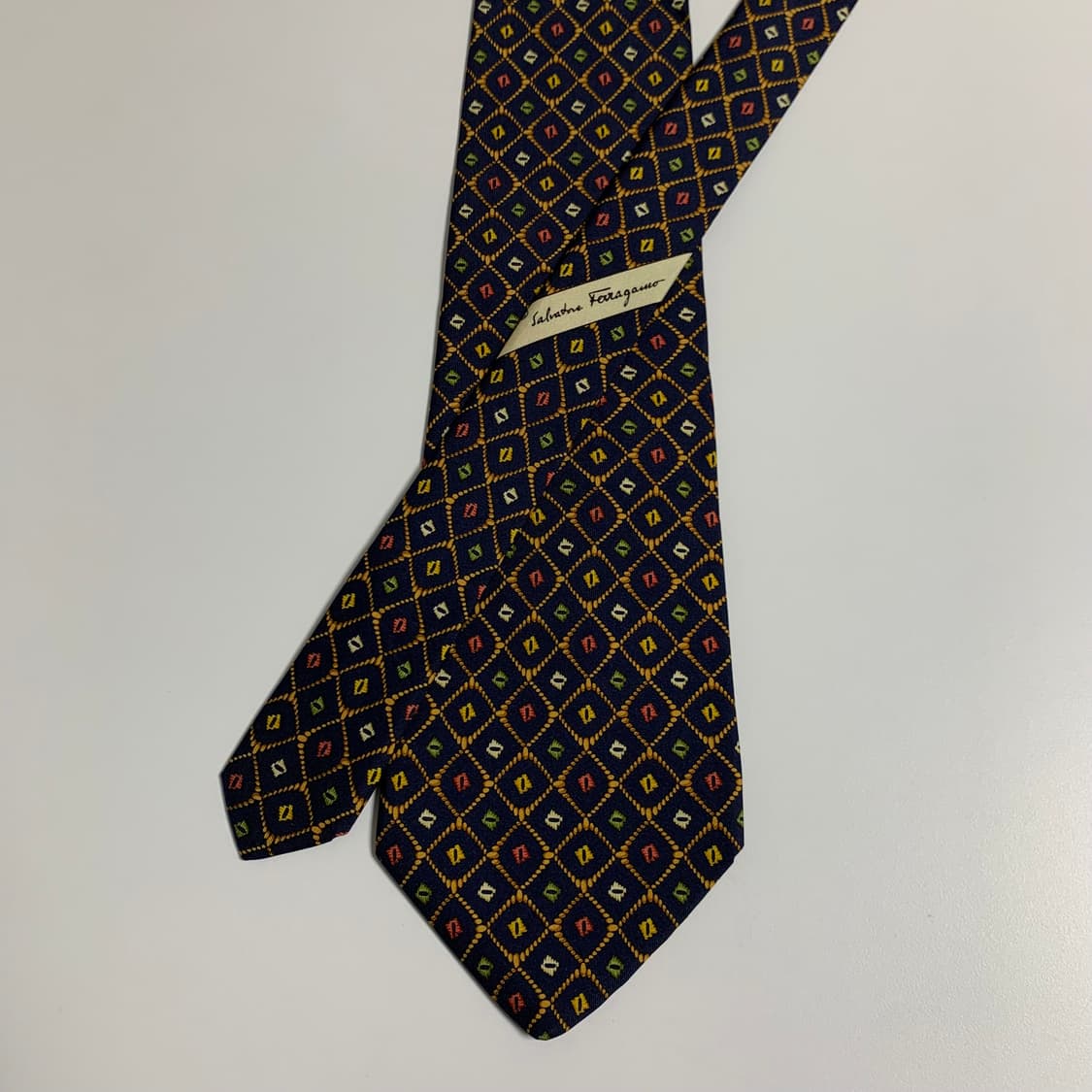 살바토레 페레가모(Ferragamo) 명품넥타이 A+등급 9.4cm 상품이미지3