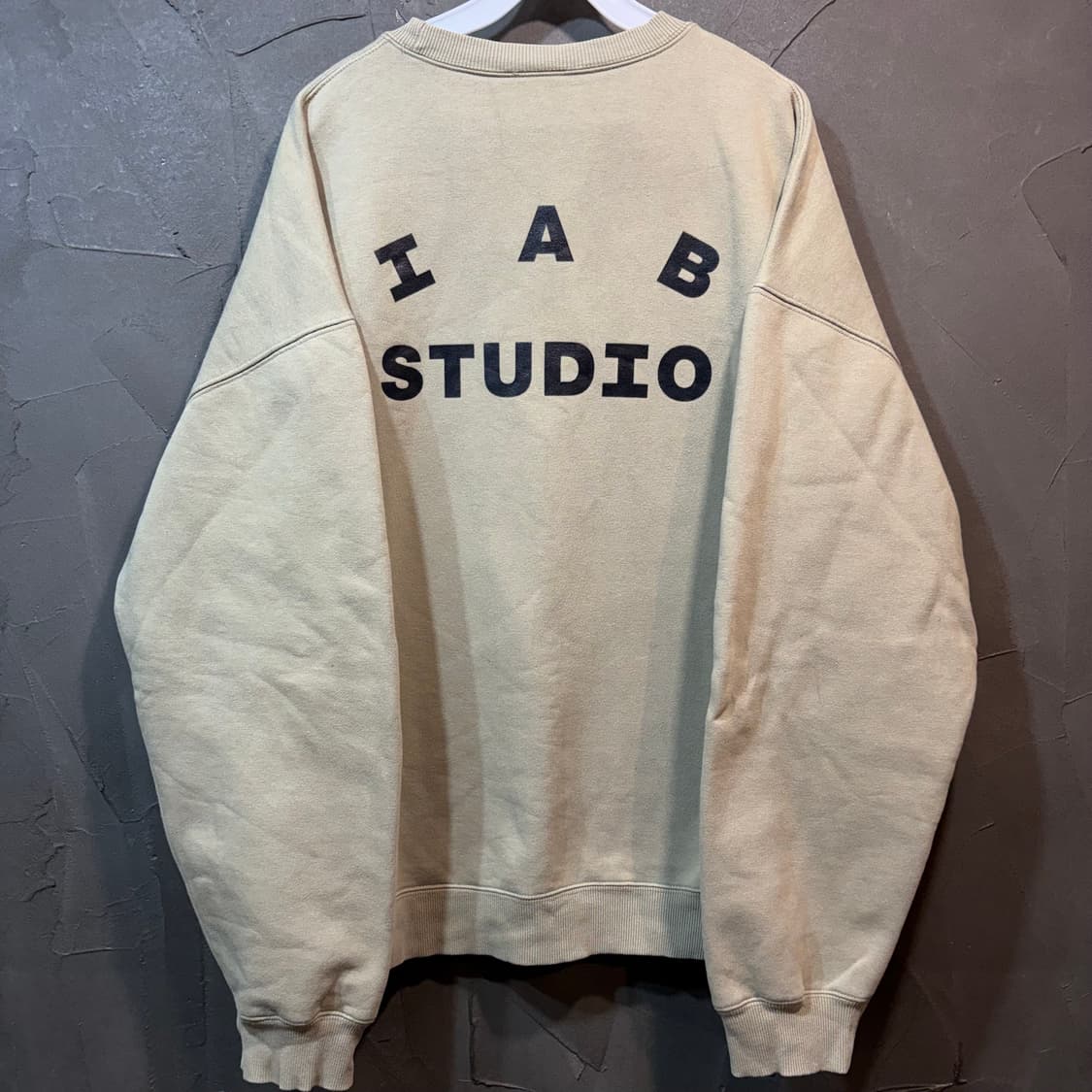 [XL] IAB STUDIO 아이앱 스튜디오 올리브 스웻 셔츠 상품이미지1