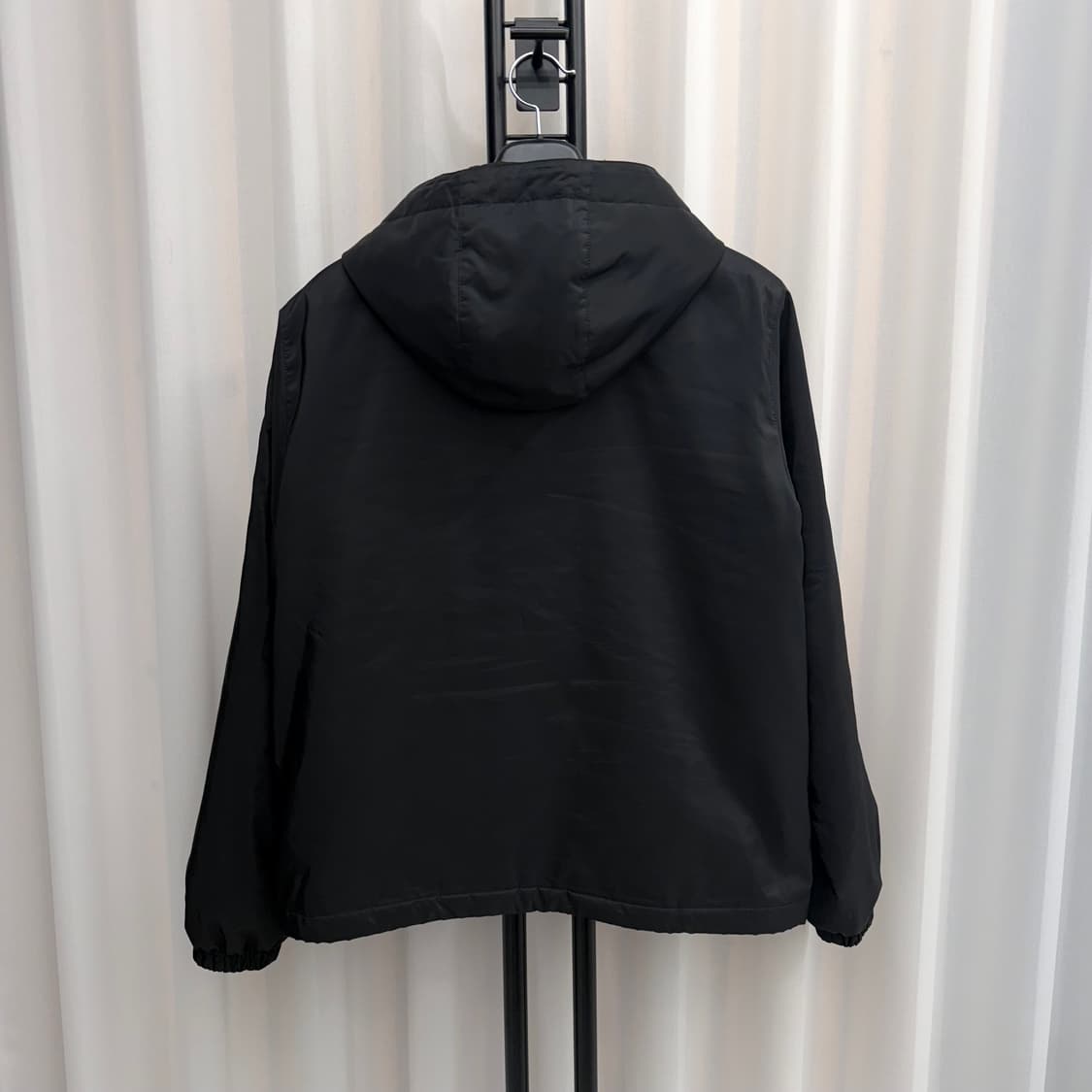 [L] 프라다 리나일론 후드 바람막이 상품이미지2