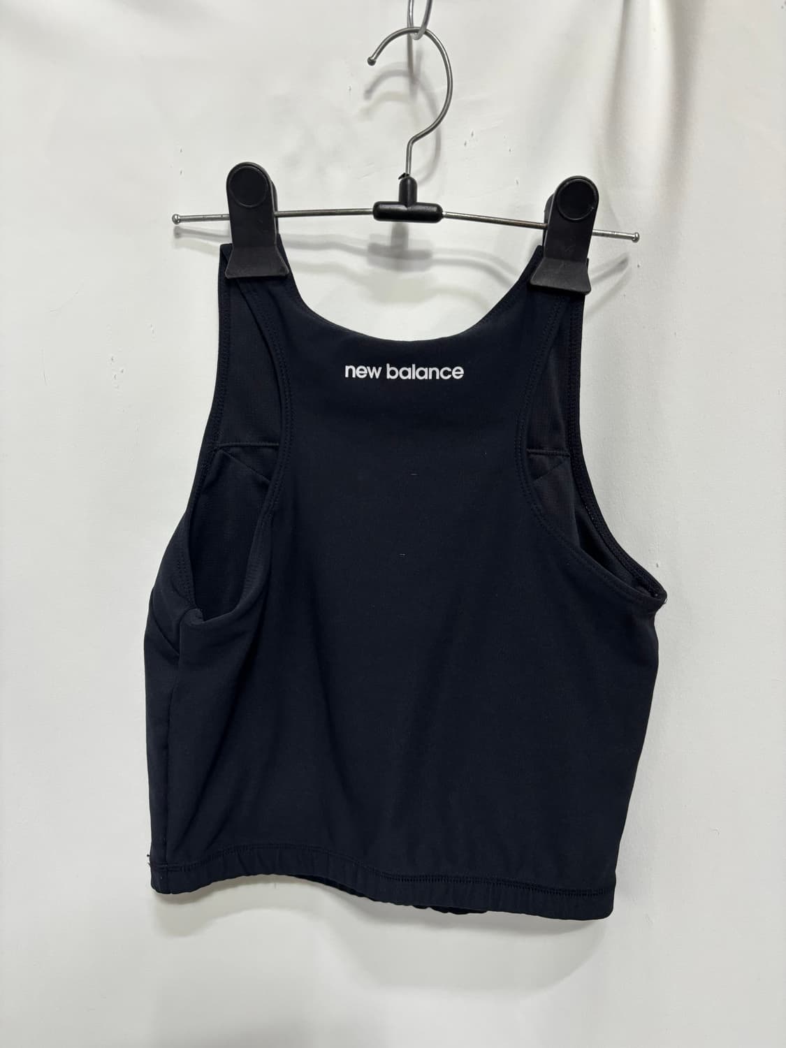 뉴발란스(New Balance)빅로고 크롭탑 85 상품이미지3