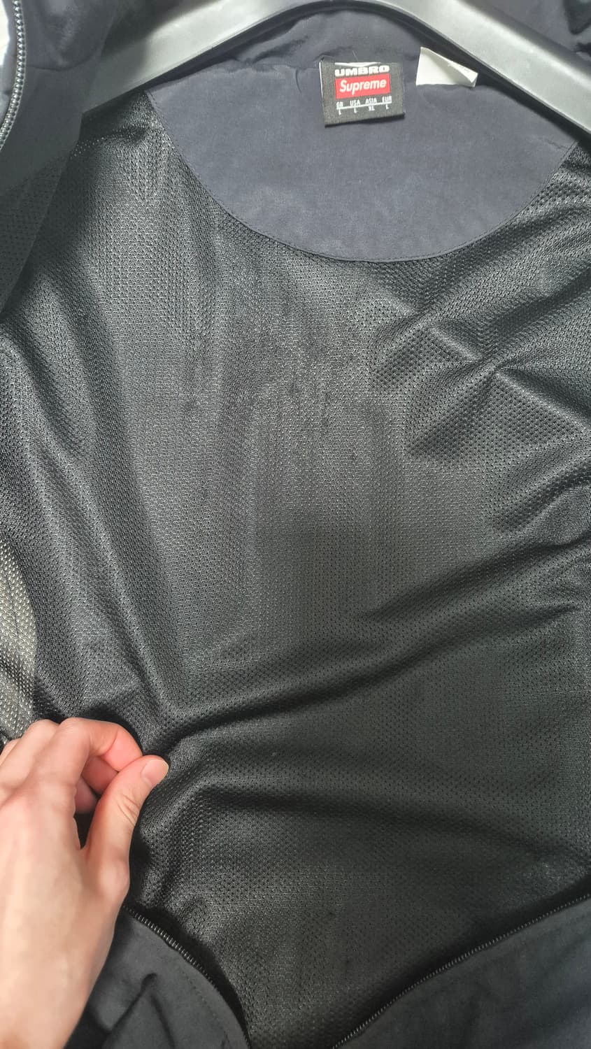 슈프림 엄브로 22ss 트랙자켓 L 판매 상품이미지8