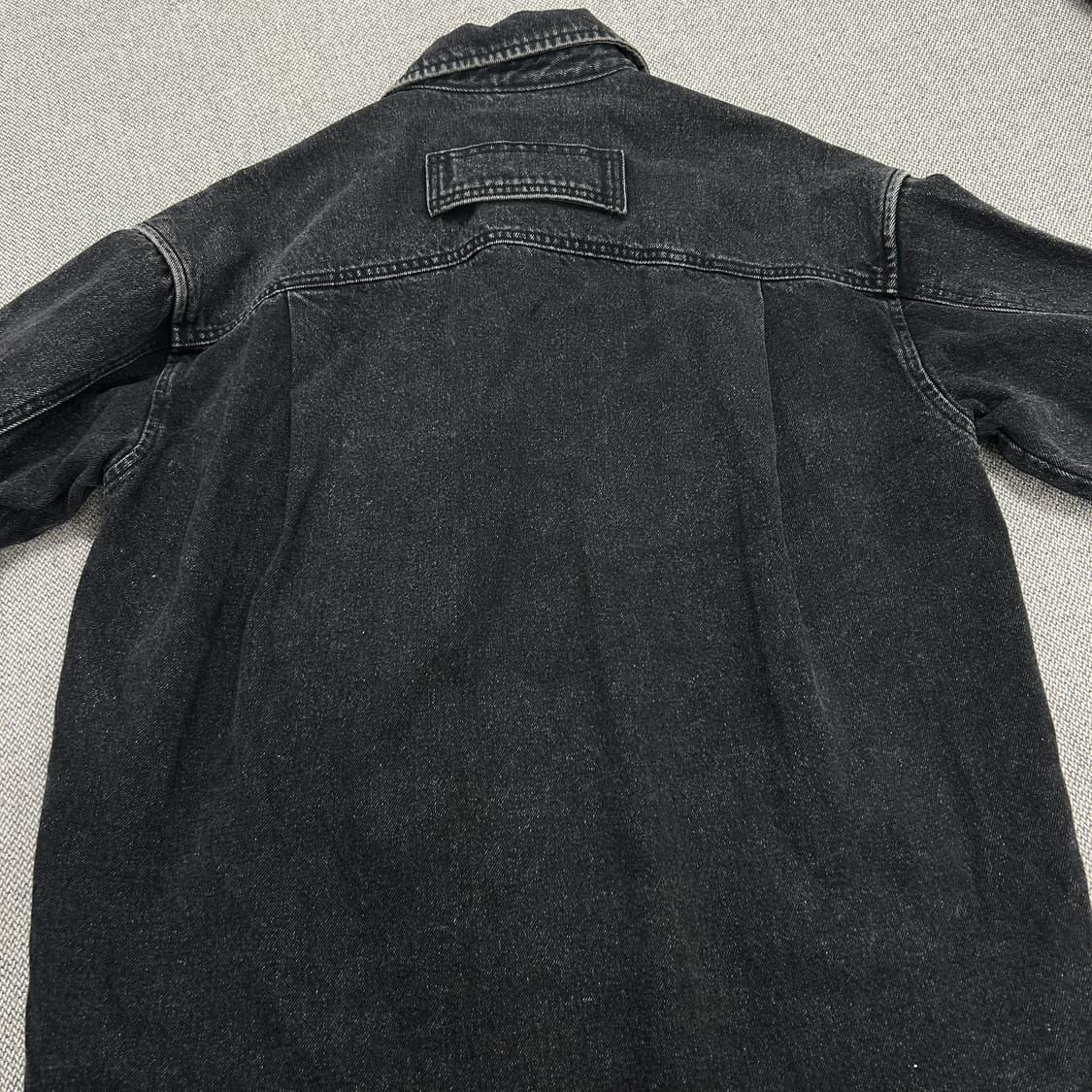 지오송지오 오버핏 흑청 데님셔츠 자켓(100) 상품이미지5