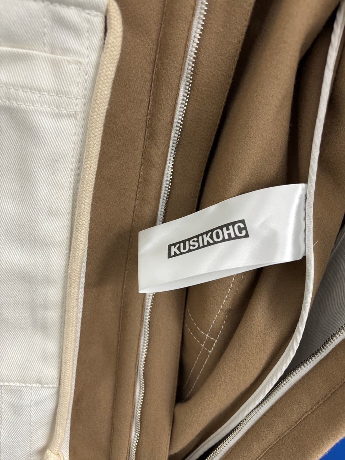 쿠시코크(KUSIKOHC) 23SS 'Fantasy' 런웨이 패널 파카 상품이미지8