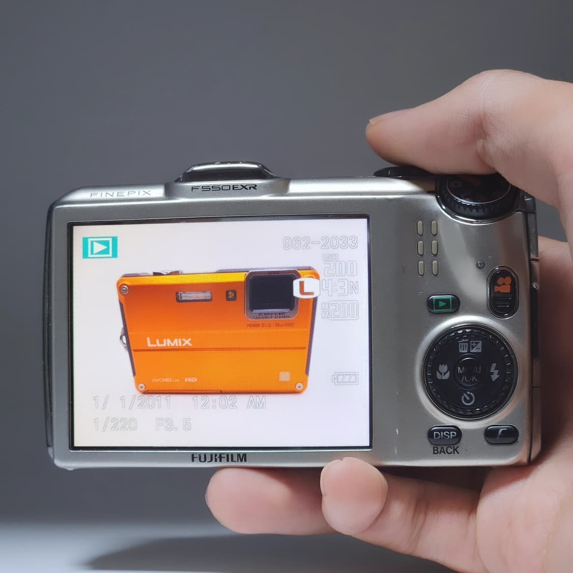 작례⭕️ 최저가꿀템✨️ 후지필름 파인픽스 F550EXR 실버 디지털카메라 상품이미지4