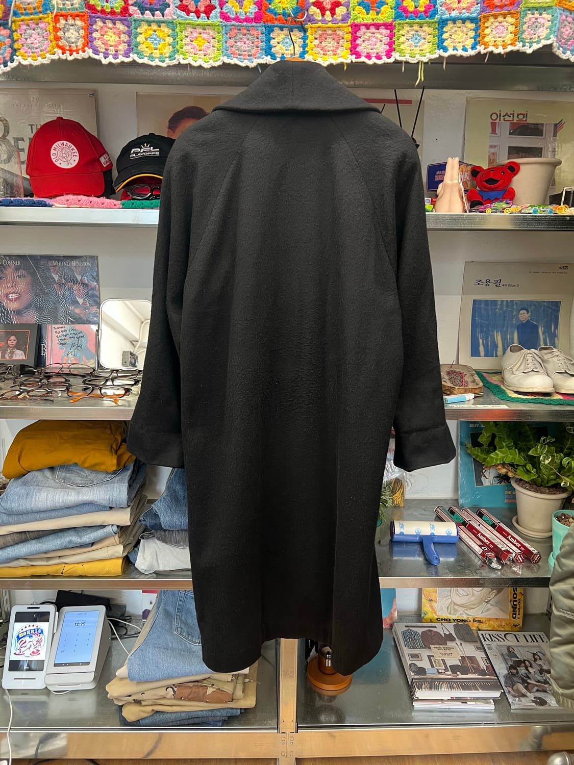 Vintage Black Wide-Collar Long Coat 상품이미지2