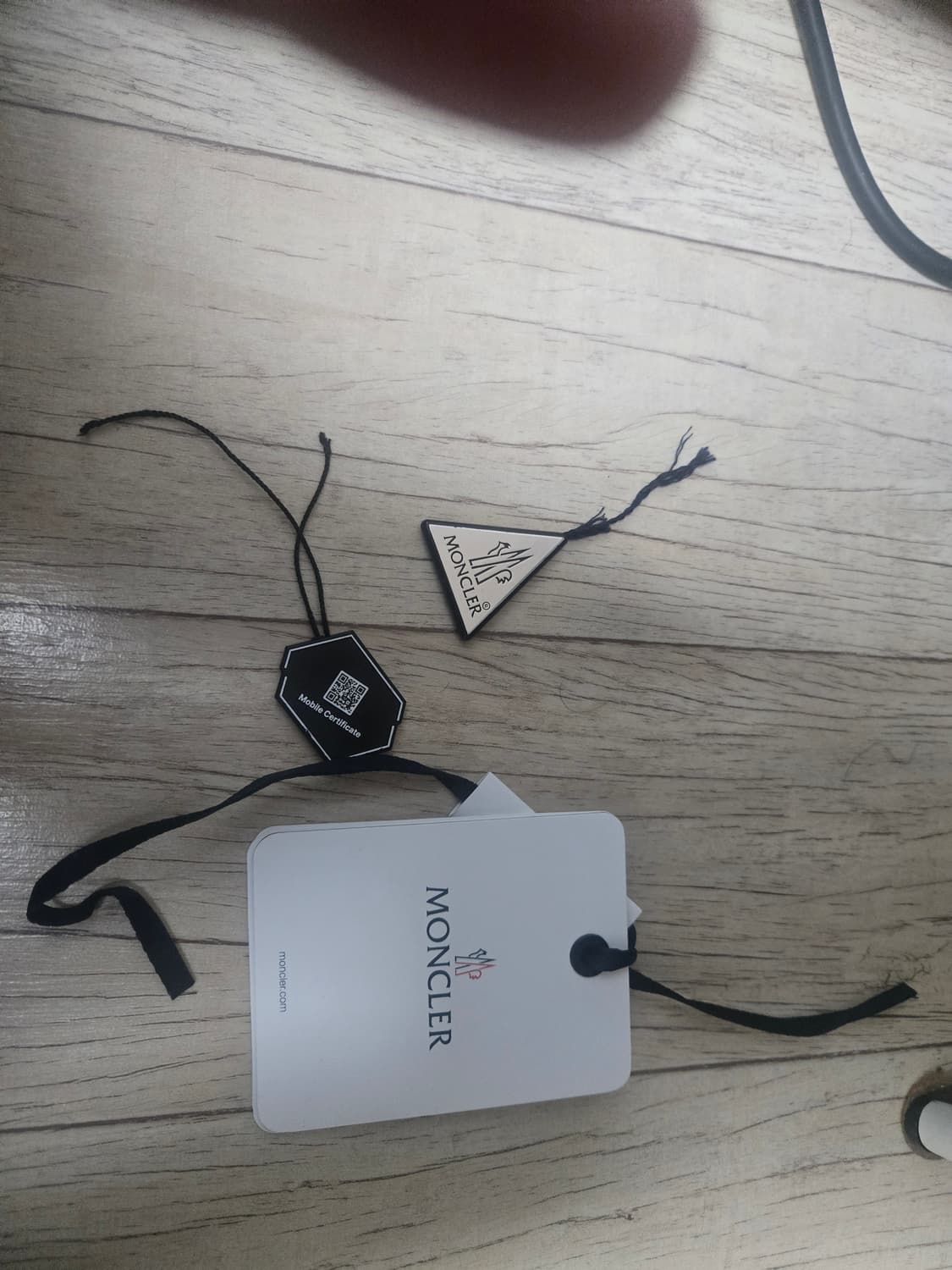 25fw 몽클레어 마야 후드 쇼트 다운 3 상품이미지4