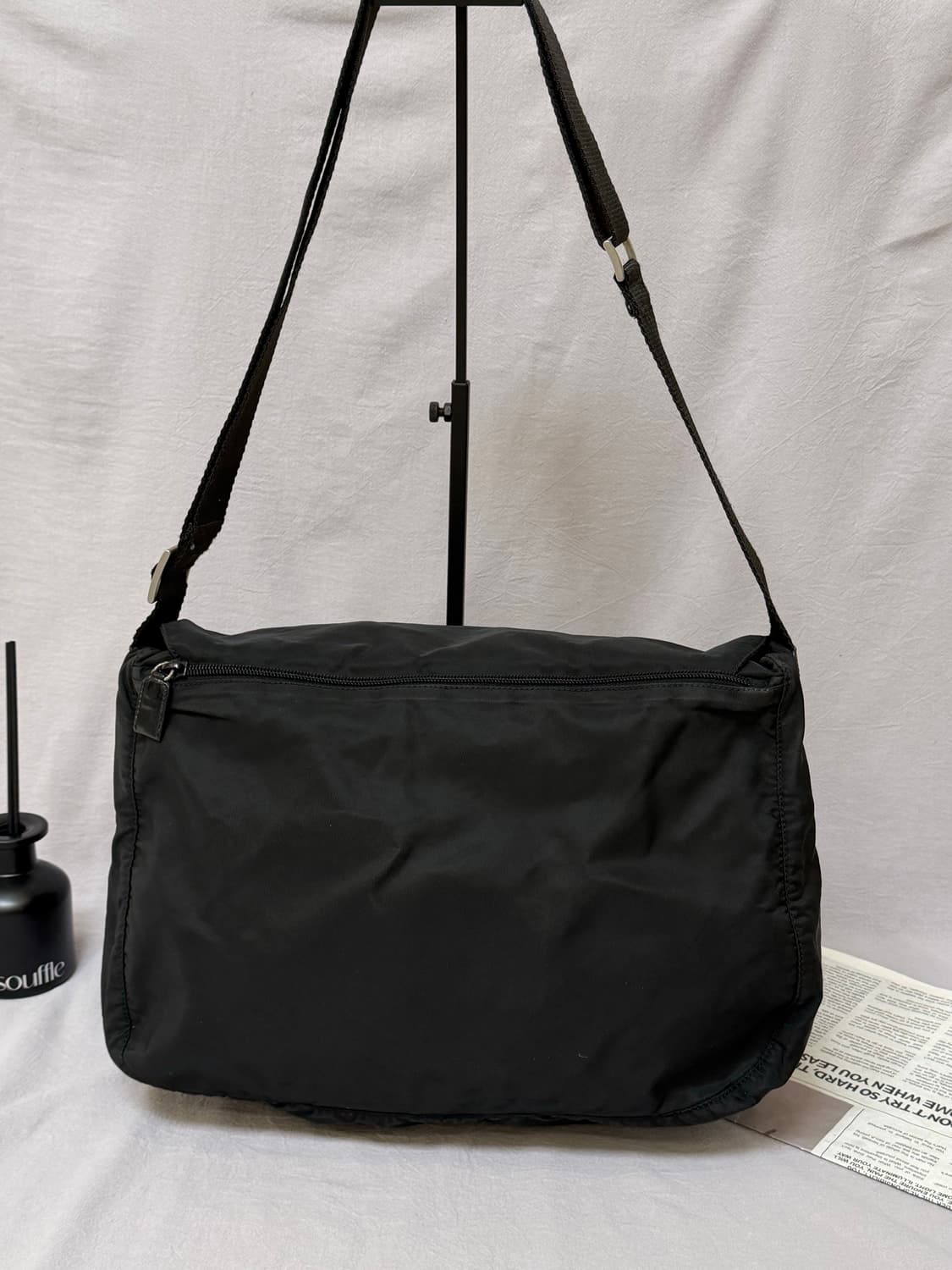 (컨디션굿)프라다 투버클 포코노 나일론 메신저백 크로스백 상품이미지7