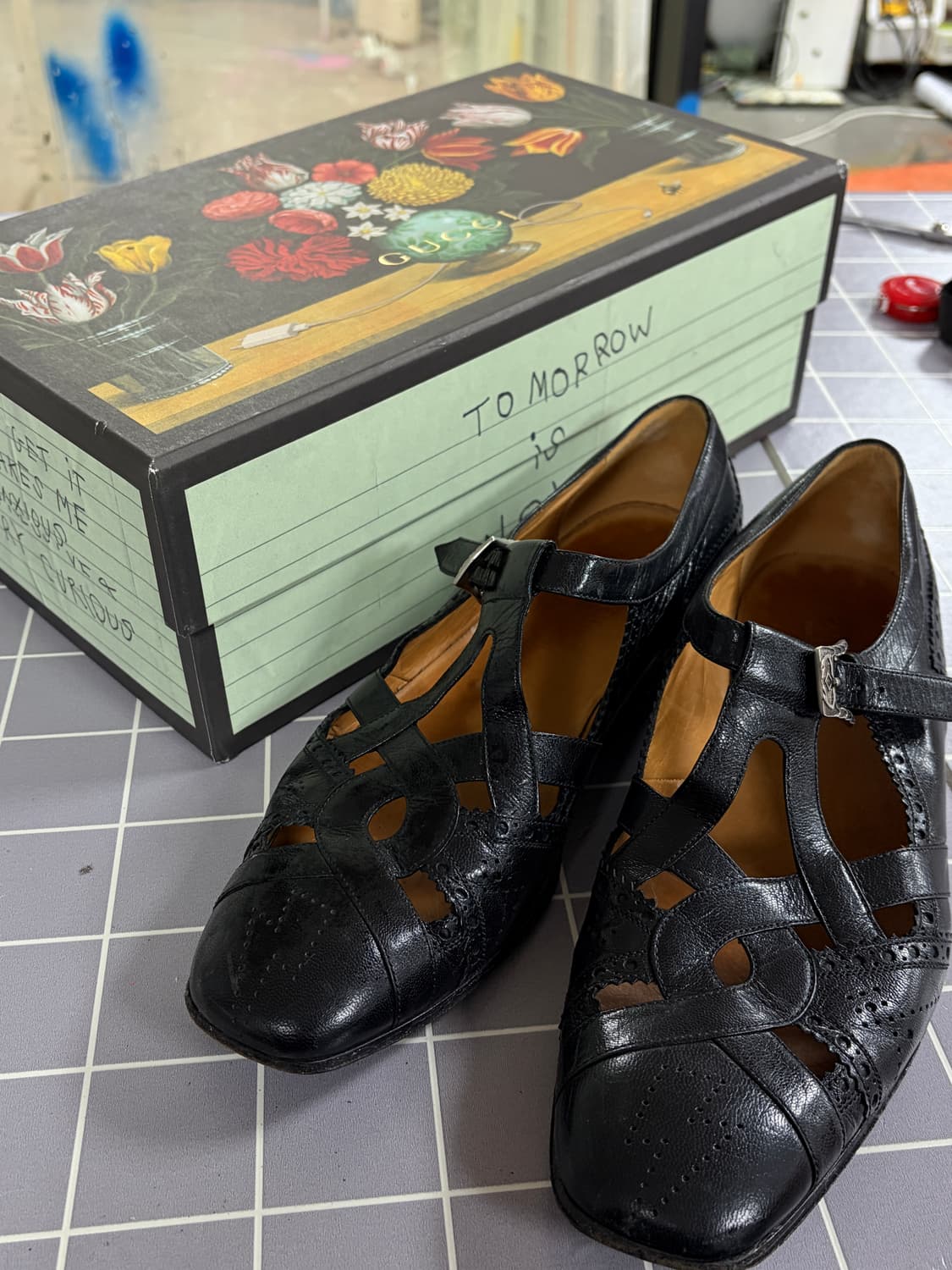 구찌(여름 구두 희귀 상품) 컷아웃 브로그 슈즈 280-285 상품이미지1