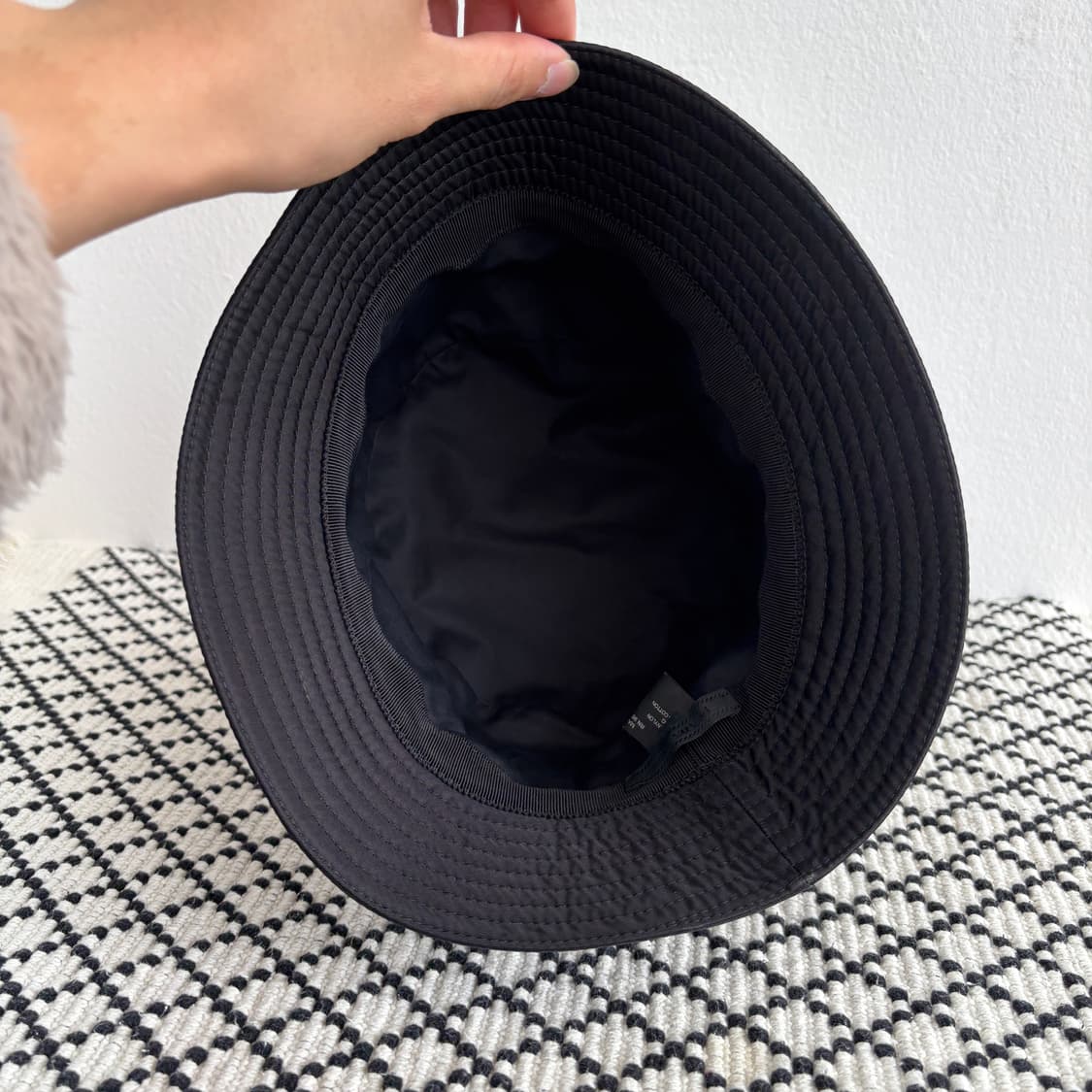 [A급] S사이즈 프라다 나일론 버킷햇 상품이미지6