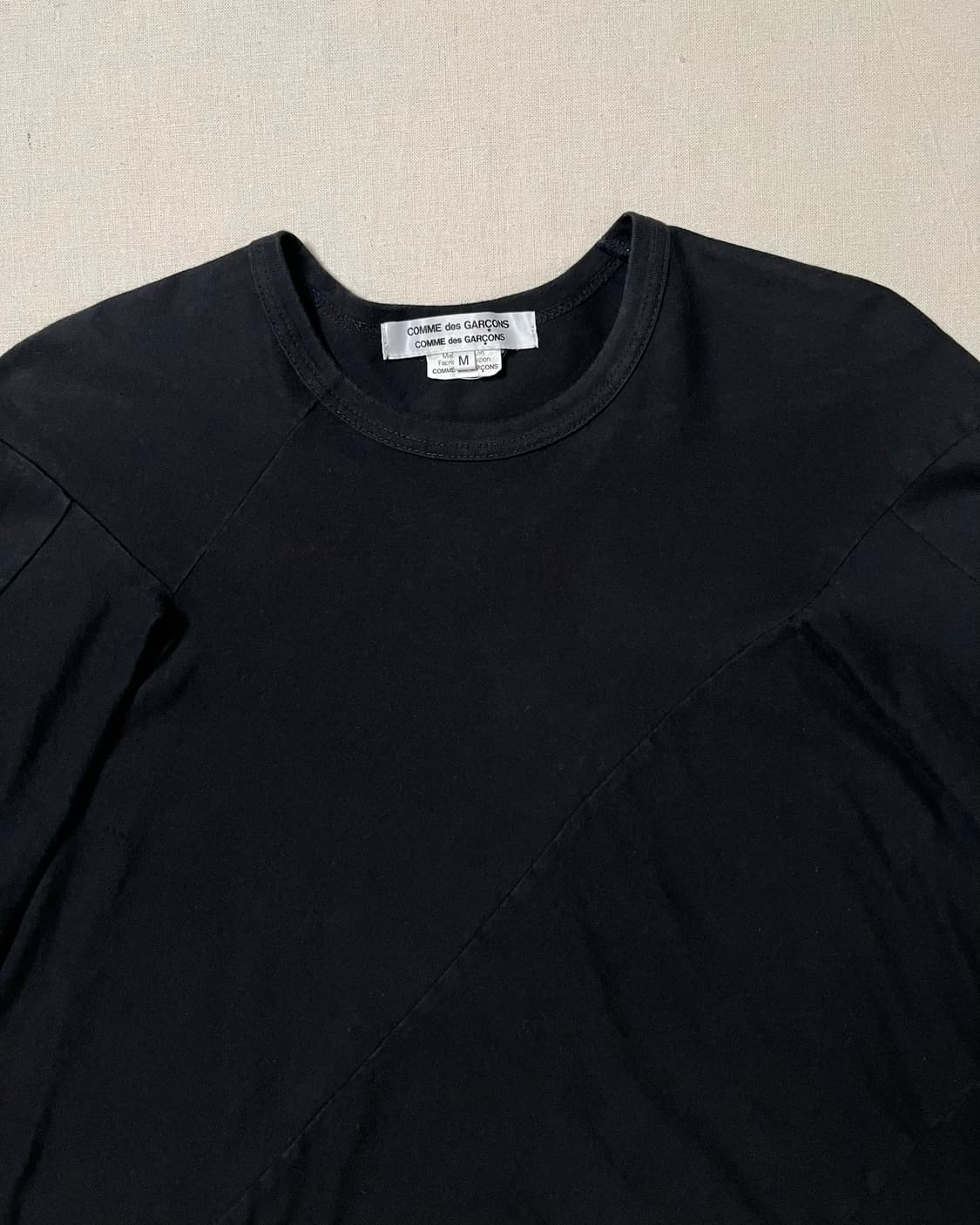꼼데가르송 트위스트 절개 롱슬리브 티셔츠 comme des garcons 상품이미지1