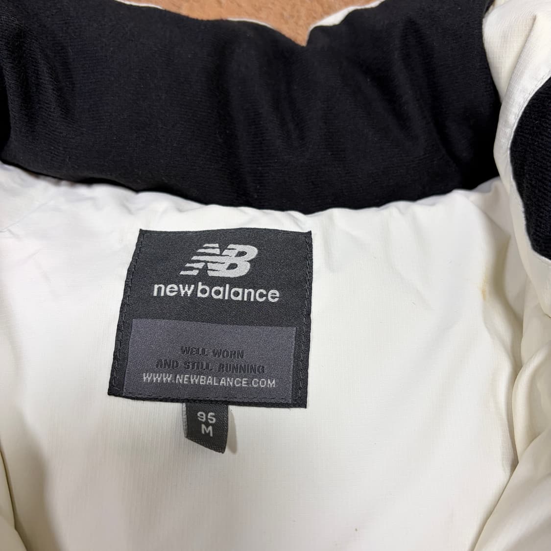 (W)뉴발란스 액티브 숏 덕다운 패딩 상품이미지3