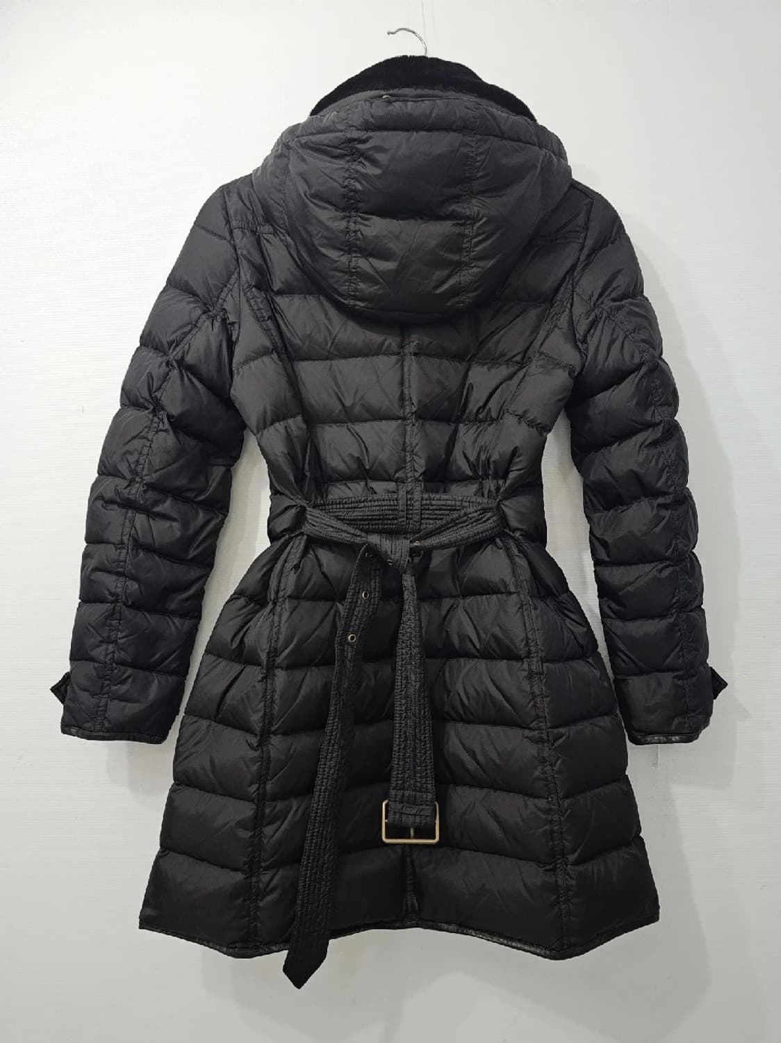 정품 버버리 블랙 벨티드 롱패딩 ~55 상품이미지3