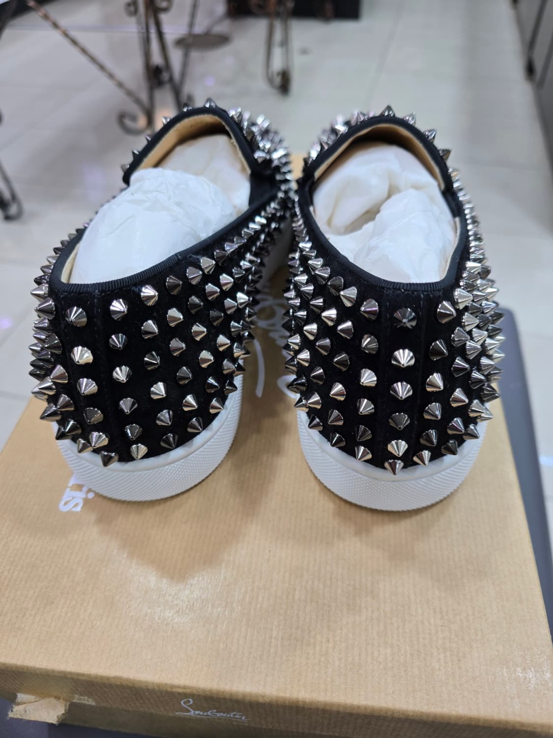 [새상품] 크리스찬 루부탱 롤러 보트 스파이크 남자 스니커즈 상품이미지3