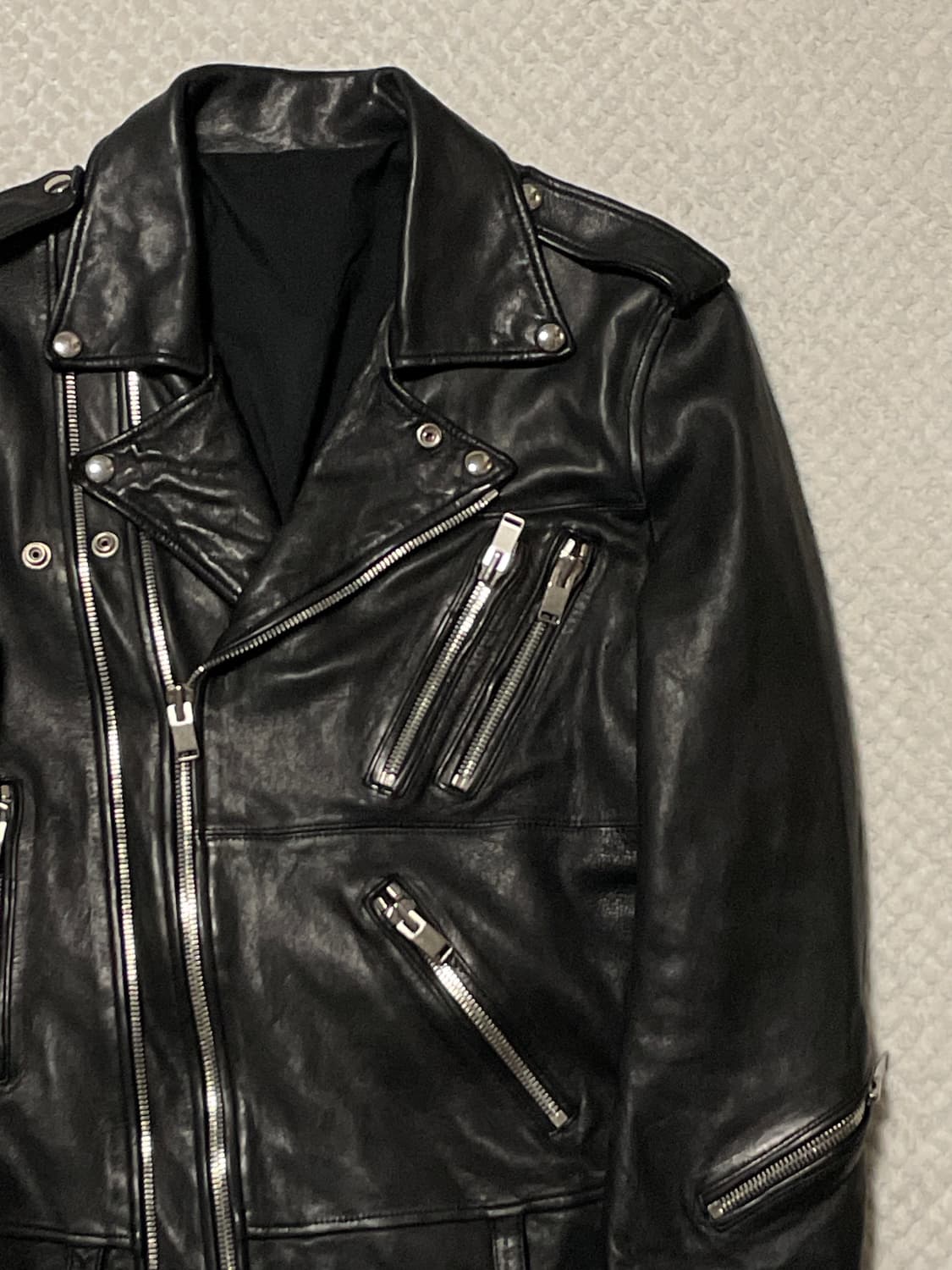 광희시장 웨스턴 무드 양가죽 2WAY 사선 지퍼 디테일 절개 레더 자켓 상품이미지3