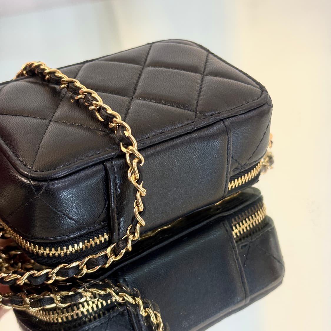 샤넬 31번대 플레이트 파티 미니 베니티 체인 크로스백  상품이미지8