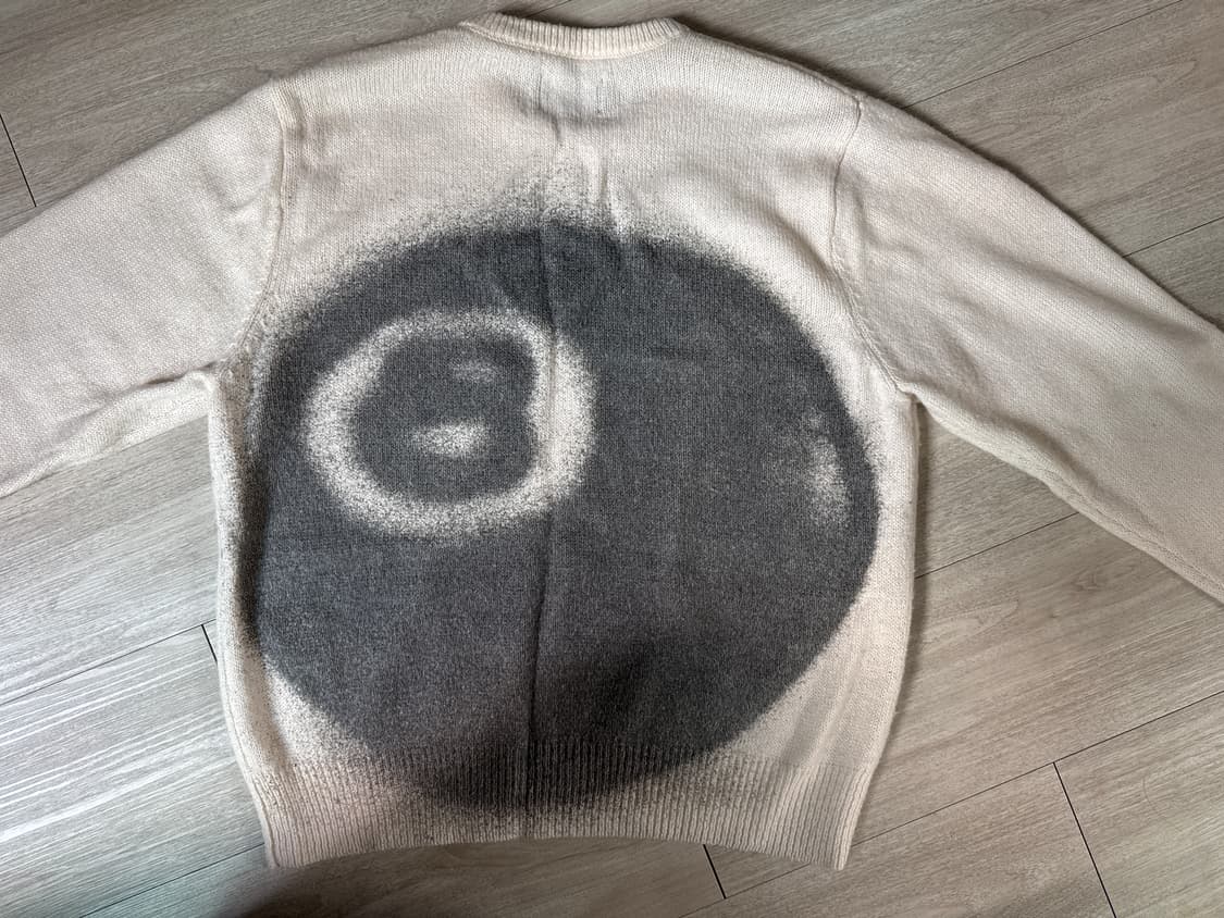 스투시 8볼 스프레이 스웨터 아이보리 상품이미지1