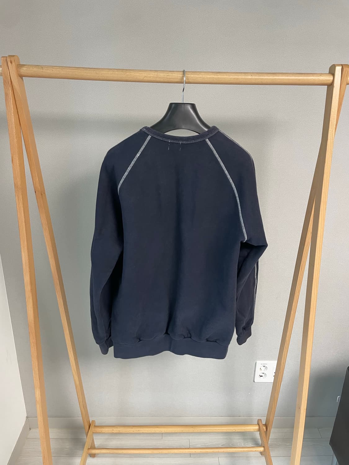 VDR 스티치 맨투맨 (네이비) 상품이미지4