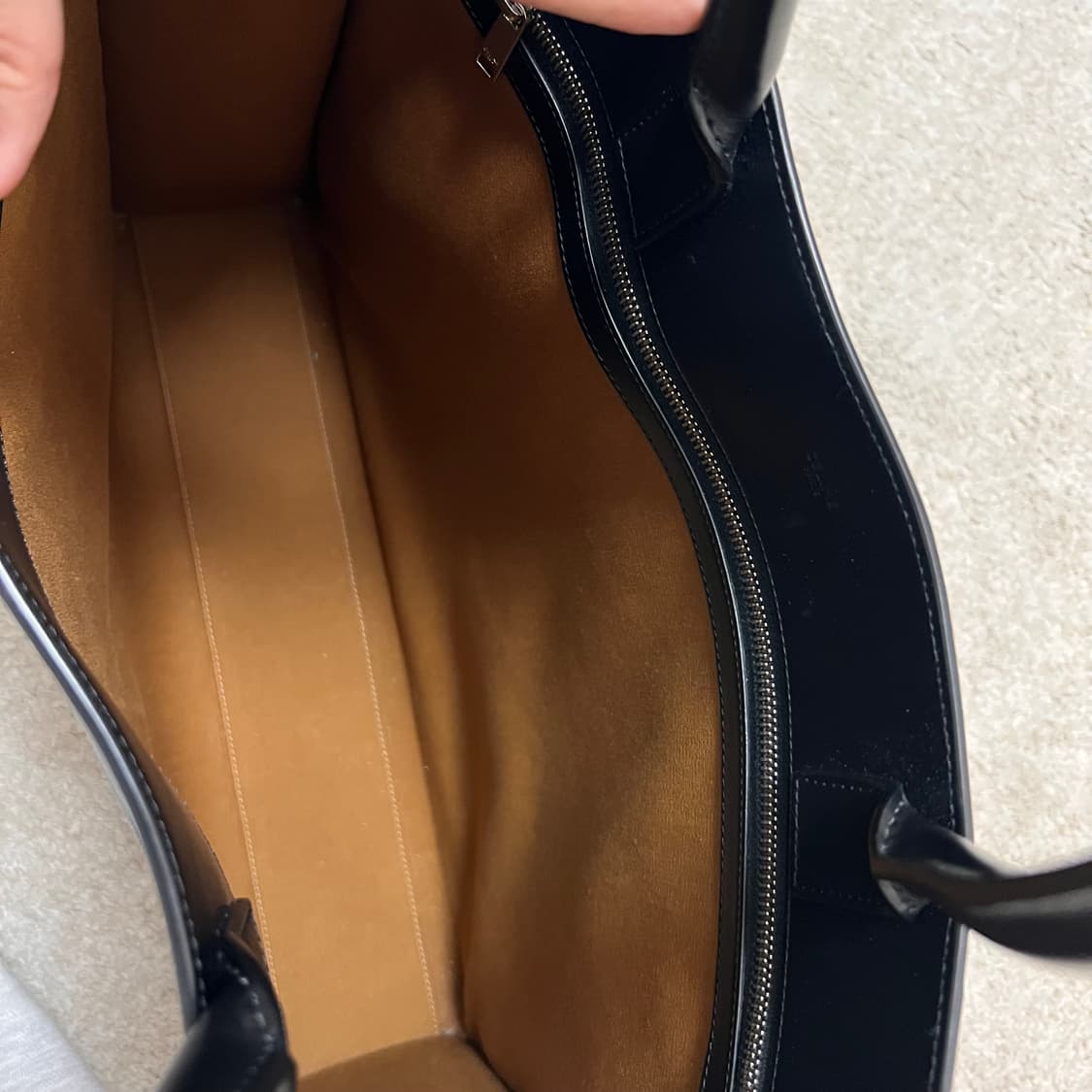 셀린느 호리즌탈 트리옹프 카바스 토트백 상품이미지7