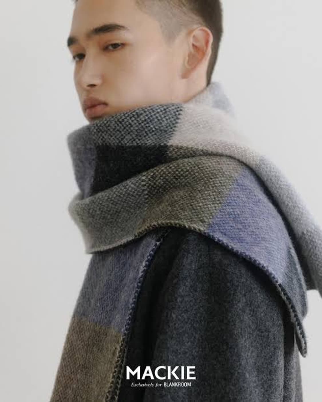 블랭크룸 로버트 맥키 머플러  상품이미지1