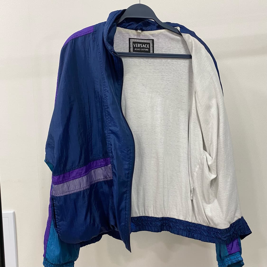 베르사체 진스 꾸띄르 올드스쿨 바람막이 자켓 상품이미지8