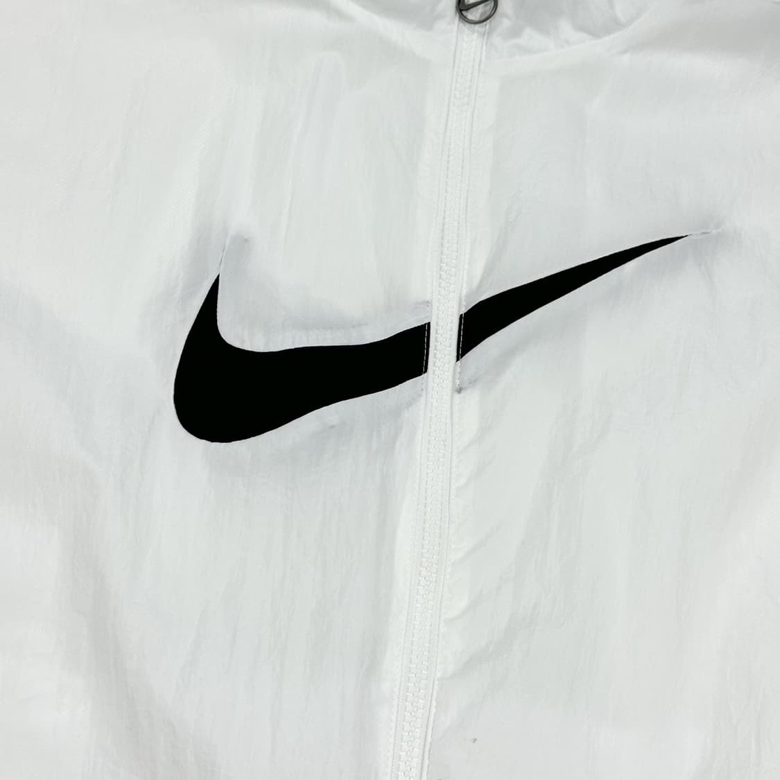 나이키 빅스우시 화이트 나일론 바람막이 자켓 (M 여성추천) 상품이미지4