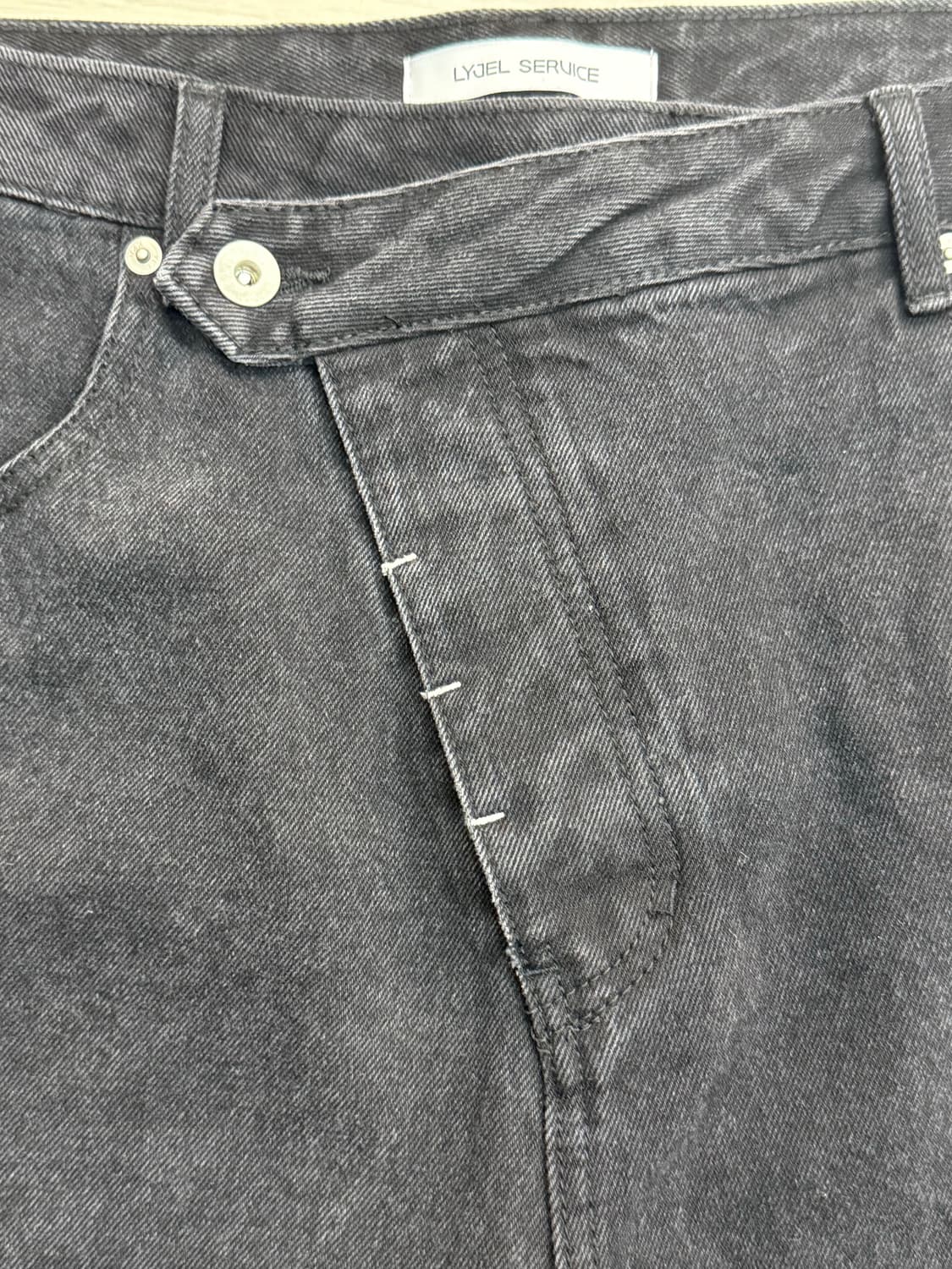 LYJEL SERVICE  DIAGONAL BERMUDA SHORTS 상품이미지2
