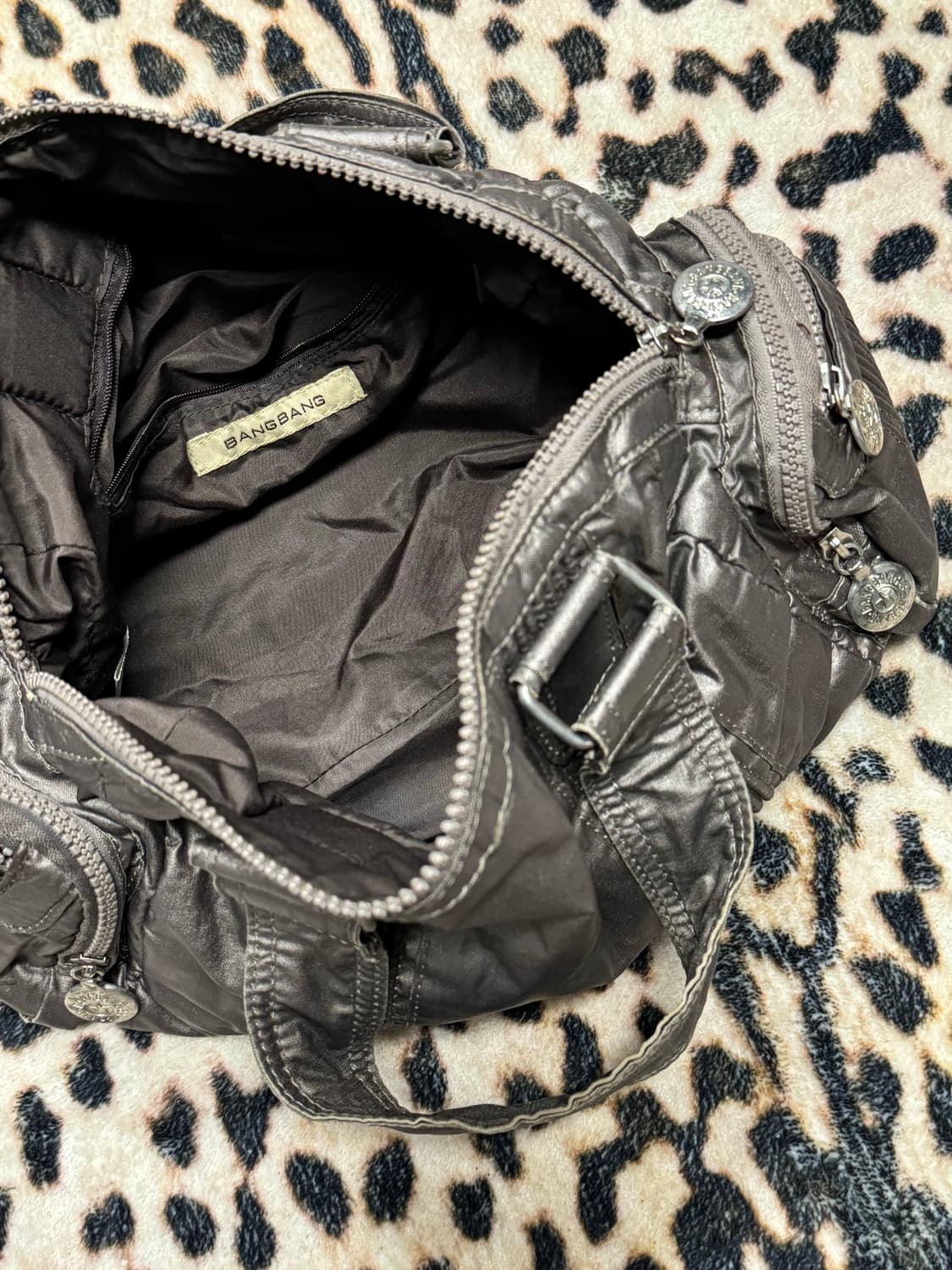 Y2K 메탈 실버 글로시 토트백  상품이미지2